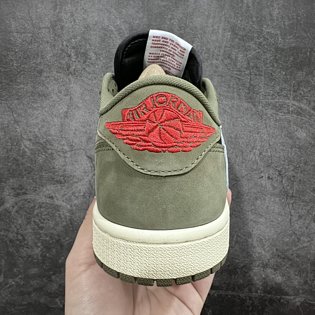 图片[4]-【KZ神版莞产】Travis Scott x Air Jordan AJ1 Low OG SP TS联名军绿倒钩7.0低帮 DM7866-002全系列配色 外贸特供批次 新配色不断更新开发 市场中端王者 全套原纸板楦头开发 确保原汁原味 完美呈现一代版型 一比一鞋头弧度高度鞋身弧度 此版本只针对中端市场 细节品控鞋型随意秒杀市面同价位 鞋型完美 不臃肿别扭 头层皮料加持 用料绝不含糊 进口玻璃冲刀皮料裁剪零毛边 电脑针车工艺 超高鞋面清洁度 最高QC检验标准 控制溢胶瑕疵 原盒原配 飞翼3D高频深度立体 工艺方面大到整体鞋型 漏斗收腰 底线拉帮 LOGO立体程度 小到针眼排布 载片对称 冲孔效果 鞋标规范 鞋垫背胶等等 无一不是口碑收割 每双都是一个回头客SIZE：36 36.5 37.5 38 38.5 39 40 40.5 41 42 42.5 43 44 44.5 45 46 47.5-莆田鞋批发中心