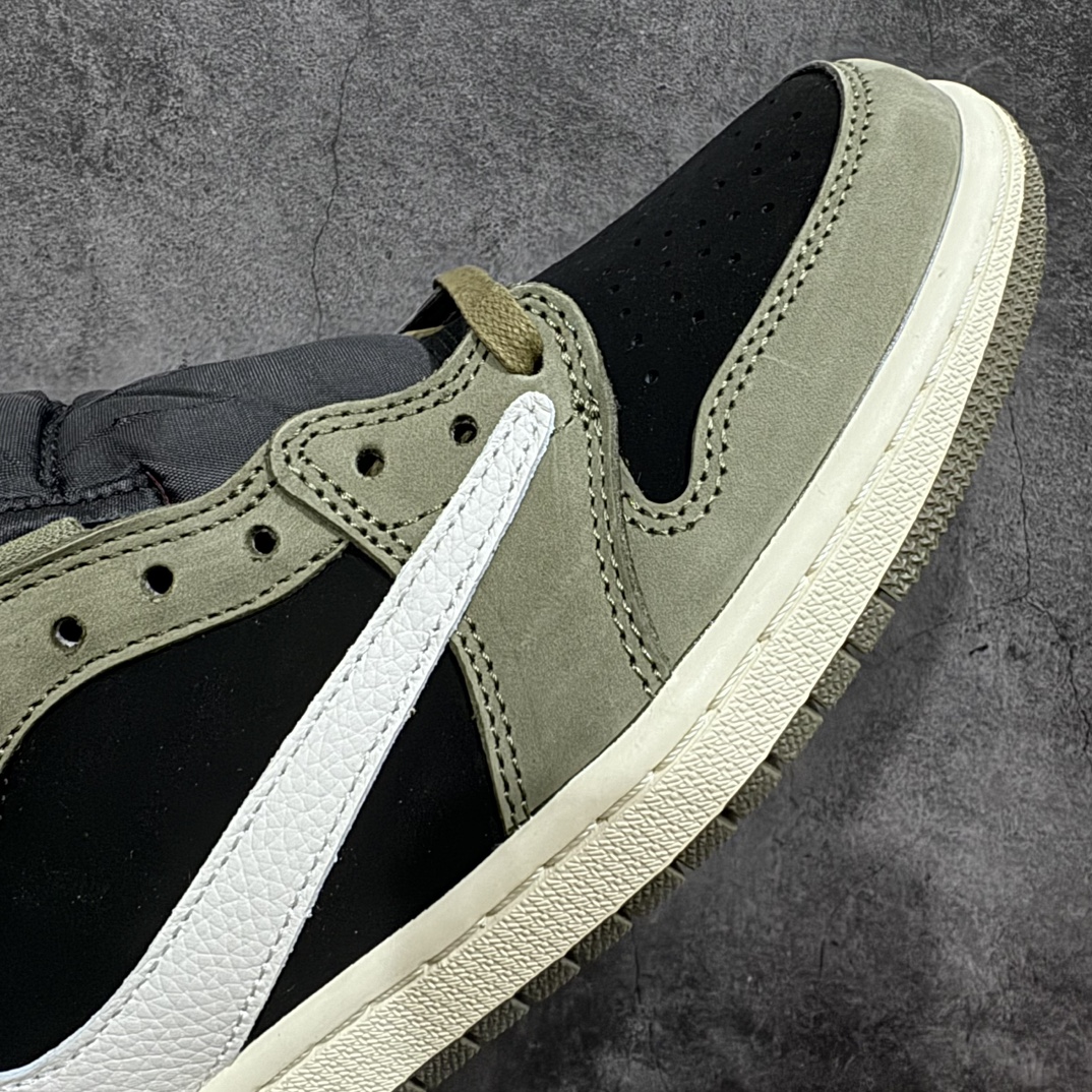 图片[6]-【KZ神版莞产】Travis Scott x Air Jordan AJ1 Low OG SP TS联名军绿倒钩7.0低帮 DM7866-002全系列配色 外贸特供批次 新配色不断更新开发 市场中端王者 全套原纸板楦头开发 确保原汁原味 完美呈现一代版型 一比一鞋头弧度高度鞋身弧度 此版本只针对中端市场 细节品控鞋型随意秒杀市面同价位 鞋型完美 不臃肿别扭 头层皮料加持 用料绝不含糊 进口玻璃冲刀皮料裁剪零毛边 电脑针车工艺 超高鞋面清洁度 最高QC检验标准 控制溢胶瑕疵 原盒原配 飞翼3D高频深度立体 工艺方面大到整体鞋型 漏斗收腰 底线拉帮 LOGO立体程度 小到针眼排布 载片对称 冲孔效果 鞋标规范 鞋垫背胶等等 无一不是口碑收割 每双都是一个回头客SIZE：36 36.5 37.5 38 38.5 39 40 40.5 41 42 42.5 43 44 44.5 45 46 47.5-莆田鞋批发中心