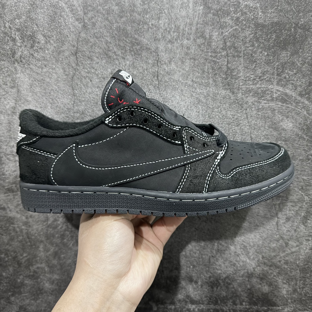 【全新GX版】Air Jordan 1 x Travis ScottnAJ1 x TS联名黑倒钩DM7866-001nn全新版本出货 巅峰品质 天花板级别n细节改进版 实拍所见即所得 自行揣摩n此版在各大纯原阵营中 绝对是Top级别的存在‼️n实物过于完美 高端零售主推版本 关键价格也不杀猪💪🏻nn纯原第一梯队版本 细节均没毛病 品质自观实拍👇🏻n所有皮料均来自原厂 所有细节均多次校对n针车效果同步原鞋 刺绣拉到原厂定做n原楦原纸板开发 后跟弧度收口自然不对折极致一眼正品既视感 进口玻璃冲刀皮料裁剪零毛边承诺百分百一致原鞋 鞋面清洁度最高 QC检验标准 控制溢胶 鞋盒、防尘纸 配件鞋带 均采购来自原厂n 尺码：36-48.5-莆田鞋批发中心