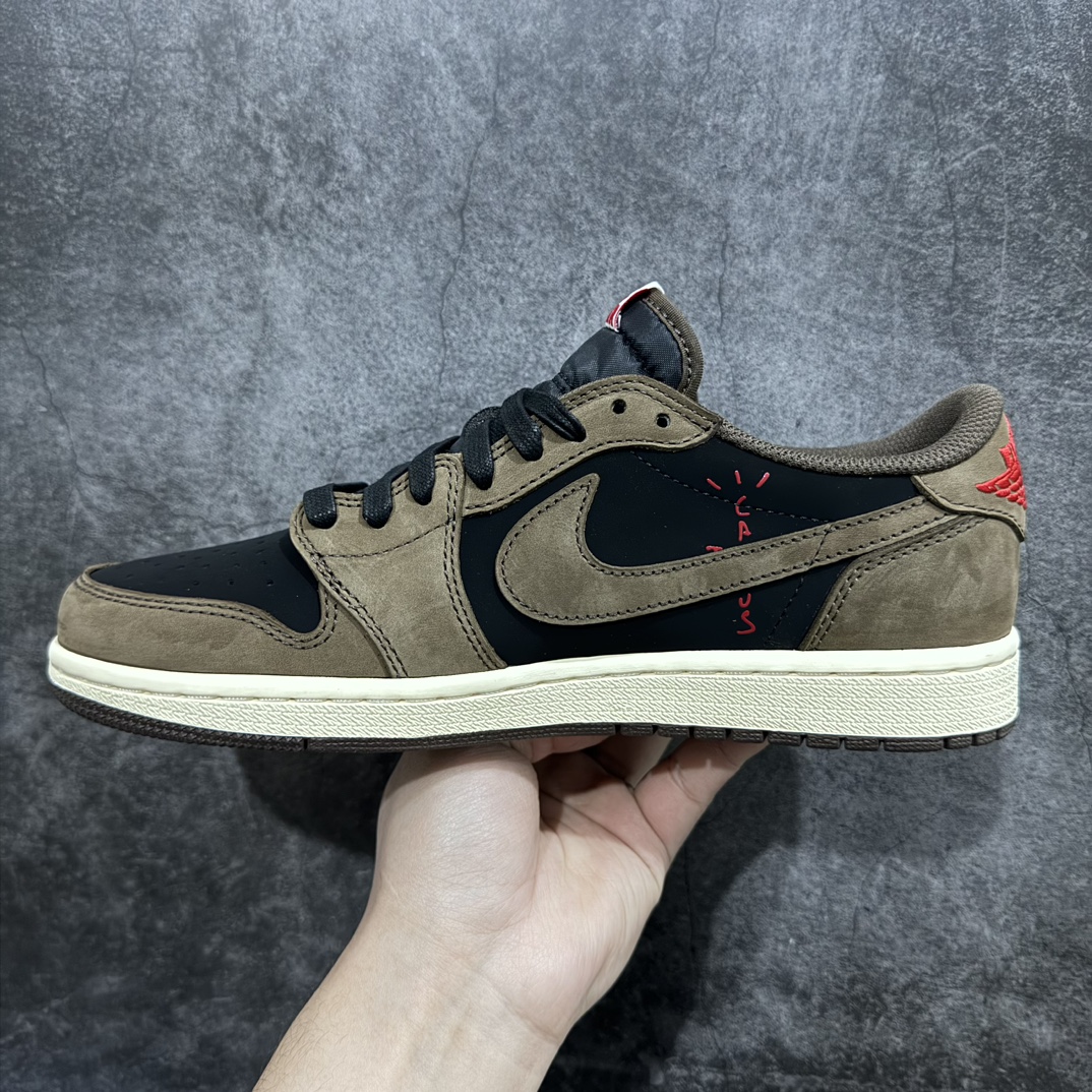 图片[2]-【全新GX版】Air Jordan x Travis ScottnAJ1 x TS联名 AJ1低帮棕色倒钩TS联名板鞋 CQ4277-001nn全新版本出货 巅峰品质 天花板级别n细节改进版 实拍所见即所得 自行揣摩n此版在各大纯原阵营中 绝对是Top级别的存在‼️n实物过于完美 高端零售主推版本 关键价格也不杀猪💪🏻nn纯原第一梯队版本 细节均没毛病 品质自观实拍👇🏻n所有皮料均来自原厂 所有细节均多次校对n针车效果同步原鞋 刺绣拉到原厂定做n原楦原纸板开发 后跟弧度收口自然不对折极致一眼正品既视感 进口玻璃冲刀皮料裁剪零毛边承诺百分百一致原鞋 鞋面清洁度最高 QC检验标准 控制溢胶 鞋盒、防尘纸 配件鞋带 均采购来自原厂n 尺码：36-48.5-莆田鞋批发中心