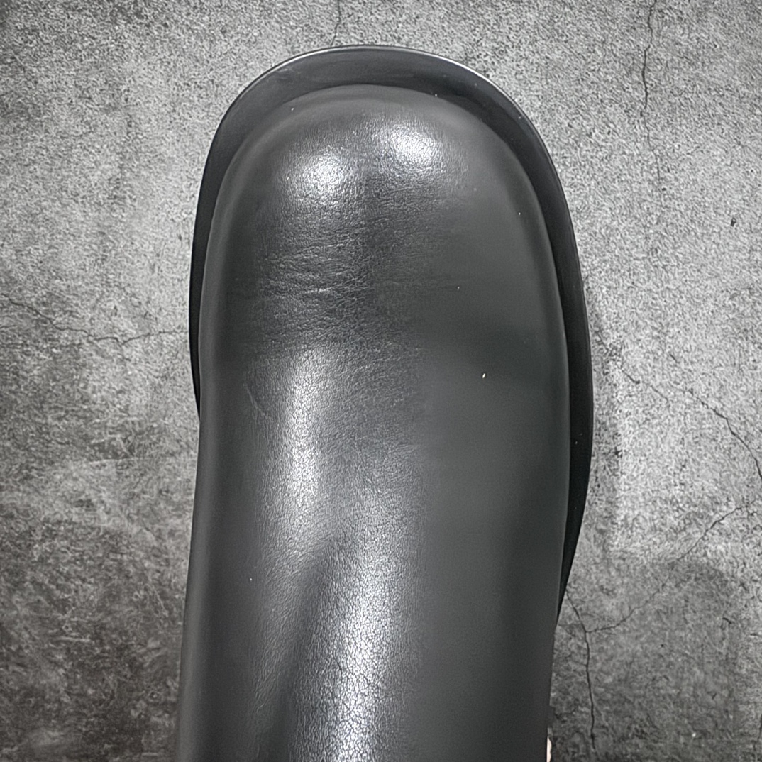 图片[5]-【莞产LW版本】Bottega Veneta/Bv 宝缇嘉/葆蝶家 长青经典女款 东莞原厂 全新顶级版本21个配色 独家最高品质 市售一梯队级别 海淘代购小红书零售最值得信耐的选择 长筒/低筒 一比一开发 每个细节可与原版对比 正品相似度百分之99 秒杀市面任何版本 官网配件一应俱全 代购装大礼盒版 全身鞋面采用进口牛头层光泽皮100%100 外露皮面全部加入折边工艺 内里垫脚一样头层牛皮材质舒适好穿 原版包层沿条三层组合TPU波浪纹橡胶细节鞋底 筒高22cm,跟高5cm 侧边设有松紧皮筋,轻松穿。由于做工复杂产量有限 全网高端品 21色高低筒 各路网红明星上脚 杨幂,关晓彤,程潇,孙芮同款 网红拉伸大长腿/脚胖爱美女士误入 尺码：35 36 37 38 39 40-选品中心