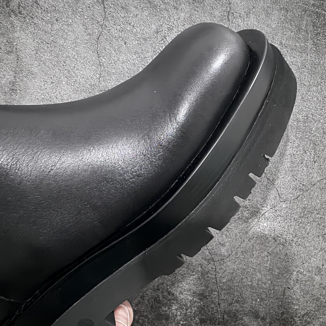 图片[6]-【莞产LW版本】Bottega Veneta/Bv 宝缇嘉/葆蝶家 长青经典女款 东莞原厂 全新顶级版本21个配色 独家最高品质 市售一梯队级别 海淘代购小红书零售最值得信耐的选择 长筒/低筒 一比一开发 每个细节可与原版对比 正品相似度百分之99 秒杀市面任何版本 官网配件一应俱全 代购装大礼盒版 全身鞋面采用进口牛头层光泽皮100%100 外露皮面全部加入折边工艺 内里垫脚一样头层牛皮材质舒适好穿 原版包层沿条三层组合TPU波浪纹橡胶细节鞋底 筒高22cm,跟高5cm 侧边设有松紧皮筋,轻松穿。由于做工复杂产量有限 全网高端品 21色高低筒 各路网红明星上脚 杨幂,关晓彤,程潇,孙芮同款 网红拉伸大长腿/脚胖爱美女士误入 尺码：35 36 37 38 39 40-选品中心