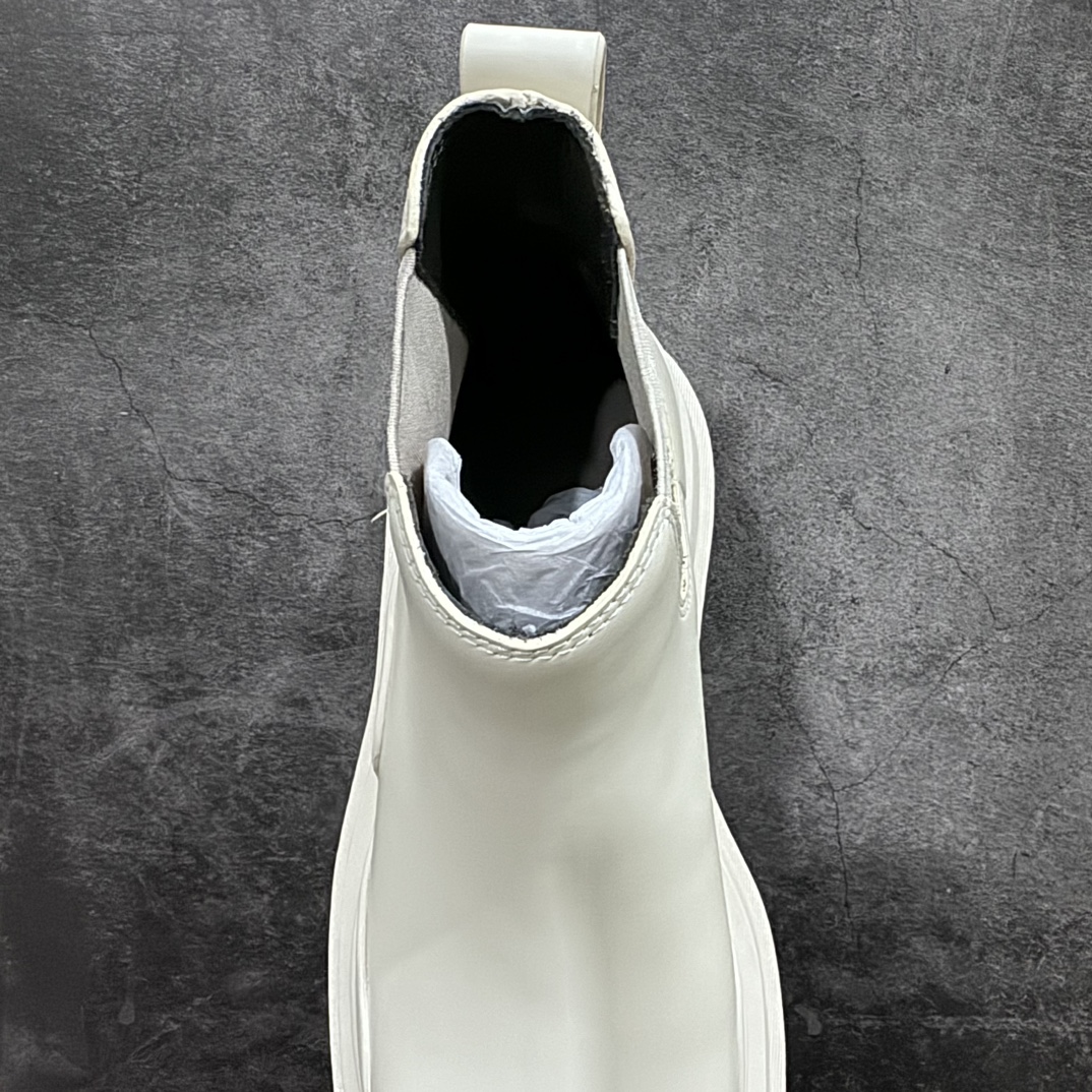 图片[8]-【莞产LW版本】Bottega Veneta/Bv 宝缇嘉/葆蝶家 长青经典女款 东莞原厂 全新顶级版本21个配色 独家最高品质 市售一梯队级别 海淘代购小红书零售最值得信耐的选择 长筒/低筒 一比一开发 每个细节可与原版对比 正品相似度百分之99 秒杀市面任何版本 官网配件一应俱全 代购装大礼盒版 全身鞋面采用进口牛头层光泽皮100%100 外露皮面全部加入折边工艺 内里垫脚一样头层牛皮材质舒适好穿 原版包层沿条三层组合TPU波浪纹橡胶细节鞋底 筒高22cm,跟高5cm 侧边设有松紧皮筋,轻松穿。由于做工复杂产量有限 全网高端品 21色高低筒 各路网红明星上脚 杨幂,关晓彤,程潇,孙芮同款 网红拉伸大长腿/脚胖爱美女士误入 尺码：35 36 37 38 39 40-选品中心