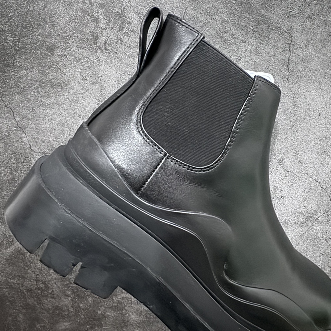 图片[7]-【莞产LW版本】Bottega Veneta/Bv 宝缇嘉/葆蝶家 长青经典女款 东莞原厂 全新顶级版本21个配色 独家最高品质 市售一梯队级别 海淘代购小红书零售最值得信耐的选择 长筒/低筒 一比一开发 每个细节可与原版对比 正品相似度百分之99 秒杀市面任何版本 官网配件一应俱全 代购装大礼盒版 全身鞋面采用进口牛头层光泽皮100%100 外露皮面全部加入折边工艺 内里垫脚一样头层牛皮材质舒适好穿 原版包层沿条三层组合TPU波浪纹橡胶细节鞋底 筒高22cm,跟高5cm 侧边设有松紧皮筋,轻松穿。由于做工复杂产量有限 全网高端品 21色高低筒 各路网红明星上脚 杨幂,关晓彤,程潇,孙芮同款 网红拉伸大长腿/脚胖爱美女士误入 尺码：35 36 37 38 39 40-选品中心