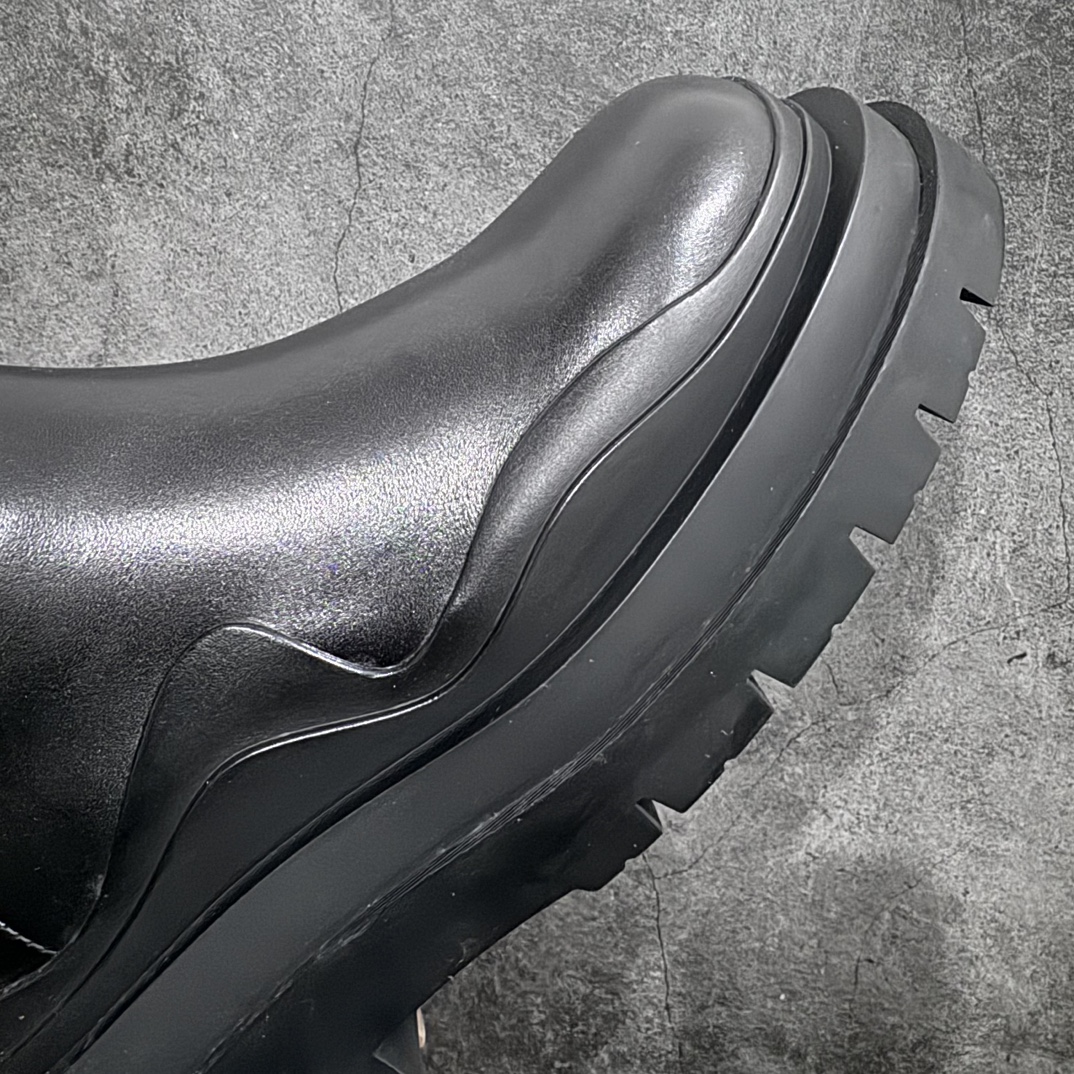 图片[6]-【莞产LW版本】Bottega Veneta/Bv 宝缇嘉/葆蝶家 长青经典女款 东莞原厂 全新顶级版本21个配色 独家最高品质 市售一梯队级别 海淘代购小红书零售最值得信耐的选择 长筒/低筒 一比一开发 每个细节可与原版对比 正品相似度百分之99 秒杀市面任何版本 官网配件一应俱全 代购装大礼盒版 全身鞋面采用进口牛头层光泽皮100%100 外露皮面全部加入折边工艺 内里垫脚一样头层牛皮材质舒适好穿 原版包层沿条三层组合TPU波浪纹橡胶细节鞋底 筒高22cm,跟高5cm 侧边设有松紧皮筋,轻松穿。由于做工复杂产量有限 全网高端品 21色高低筒 各路网红明星上脚 杨幂,关晓彤,程潇,孙芮同款 网红拉伸大长腿/脚胖爱美女士误入 尺码：35 36 37 38 39 40-选品中心