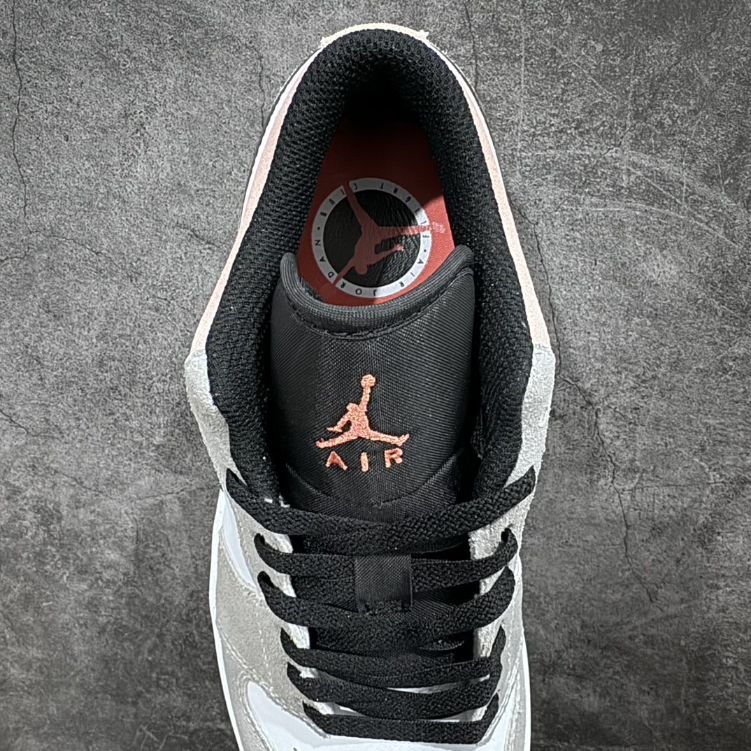 图片[8]-【DT纯原】Air Jordan 1 Low AJ1 乔丹1代低帮白灰 DX4334-008男鞋nn终端优势供应 市面中低帮最具代表性版本没有之一 口碑大厂出品 品控大底版型不断改良更新 全套原纸板楦头开发 确保原汁原味 完美呈现版型 完美零毛边处理 原厂内置全掌气垫 价格定位良心 平台专用代工流水线出品 一眼公司既视感 拿到手的一瞬间就与众不同 碾压市面所有版本 全部原鞋开发 每一个配色都会采购原鞋确认细节 打破市面看图做货无好货之说  尺码：40-46-莆田鞋批发中心