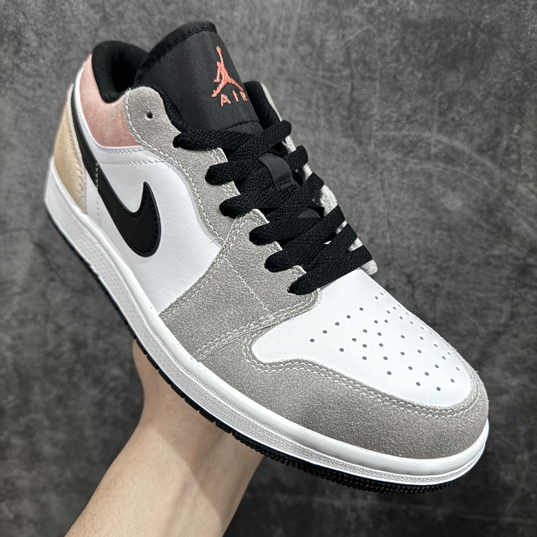 图片[3]-【DT纯原】Air Jordan 1 Low AJ1 乔丹1代低帮白灰 DX4334-008男鞋nn终端优势供应 市面中低帮最具代表性版本没有之一 口碑大厂出品 品控大底版型不断改良更新 全套原纸板楦头开发 确保原汁原味 完美呈现版型 完美零毛边处理 原厂内置全掌气垫 价格定位良心 平台专用代工流水线出品 一眼公司既视感 拿到手的一瞬间就与众不同 碾压市面所有版本 全部原鞋开发 每一个配色都会采购原鞋确认细节 打破市面看图做货无好货之说  尺码：40-46-莆田鞋批发中心