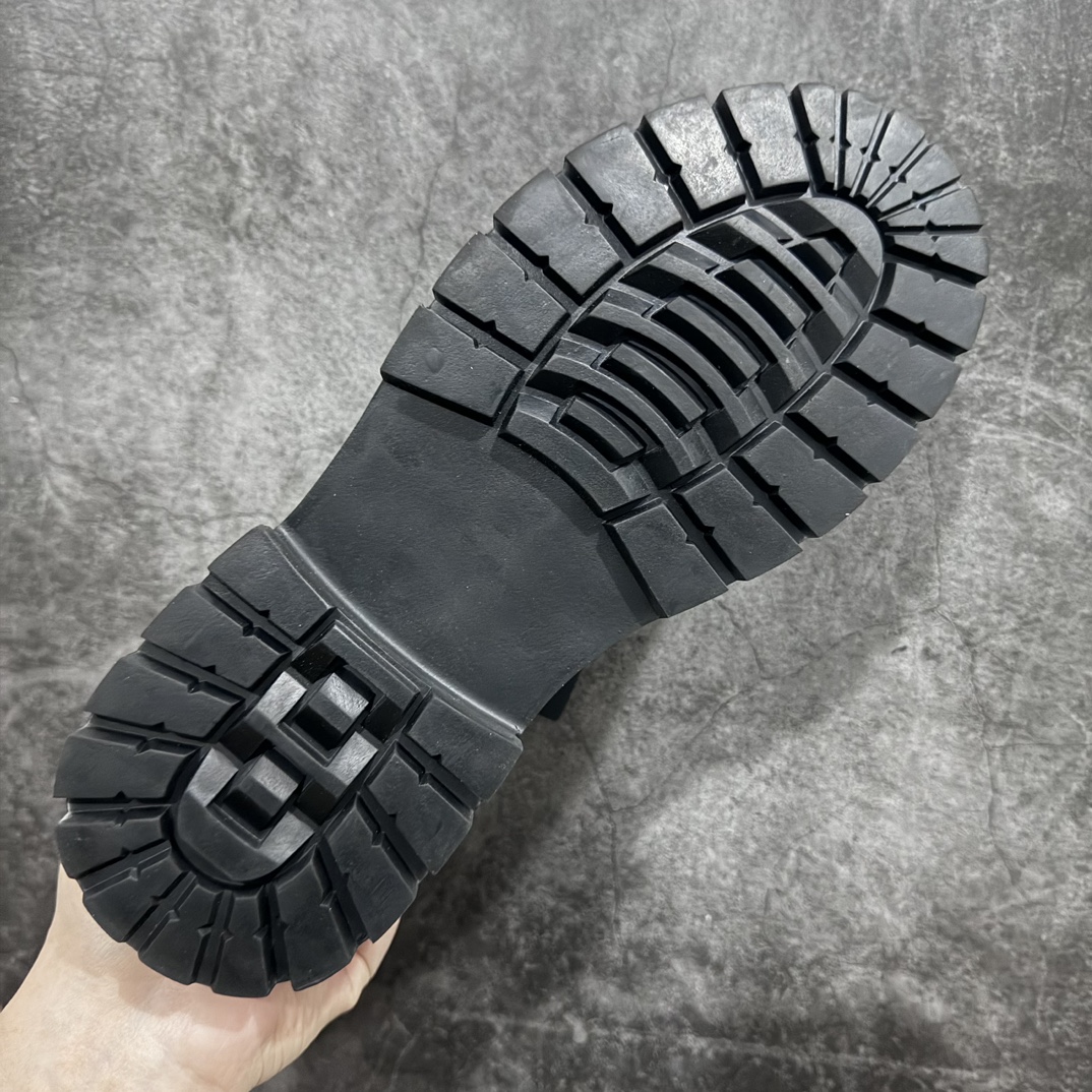 图片[9]-【广东纯原版本】Timberland添柏岚/天伯伦 经典款 23ss新款中帮 经典再造 广东大厂出品 全新工艺升级 秋冬新款 原盒原包装 面料采用意大利🇮🇹进口手抓牛皮 搭配防臭防腐真皮乳胶鞋垫 给您完美的穿着体验 质量考究耐穿 型男必备 专治不帅 高品质脚感一流 全套官网统一包装 今年冬季防寒户外专用 日常随意搭配 货号： TB23063Y 尺码：39 40 41 42 43 44 (皮鞋码)-选品中心