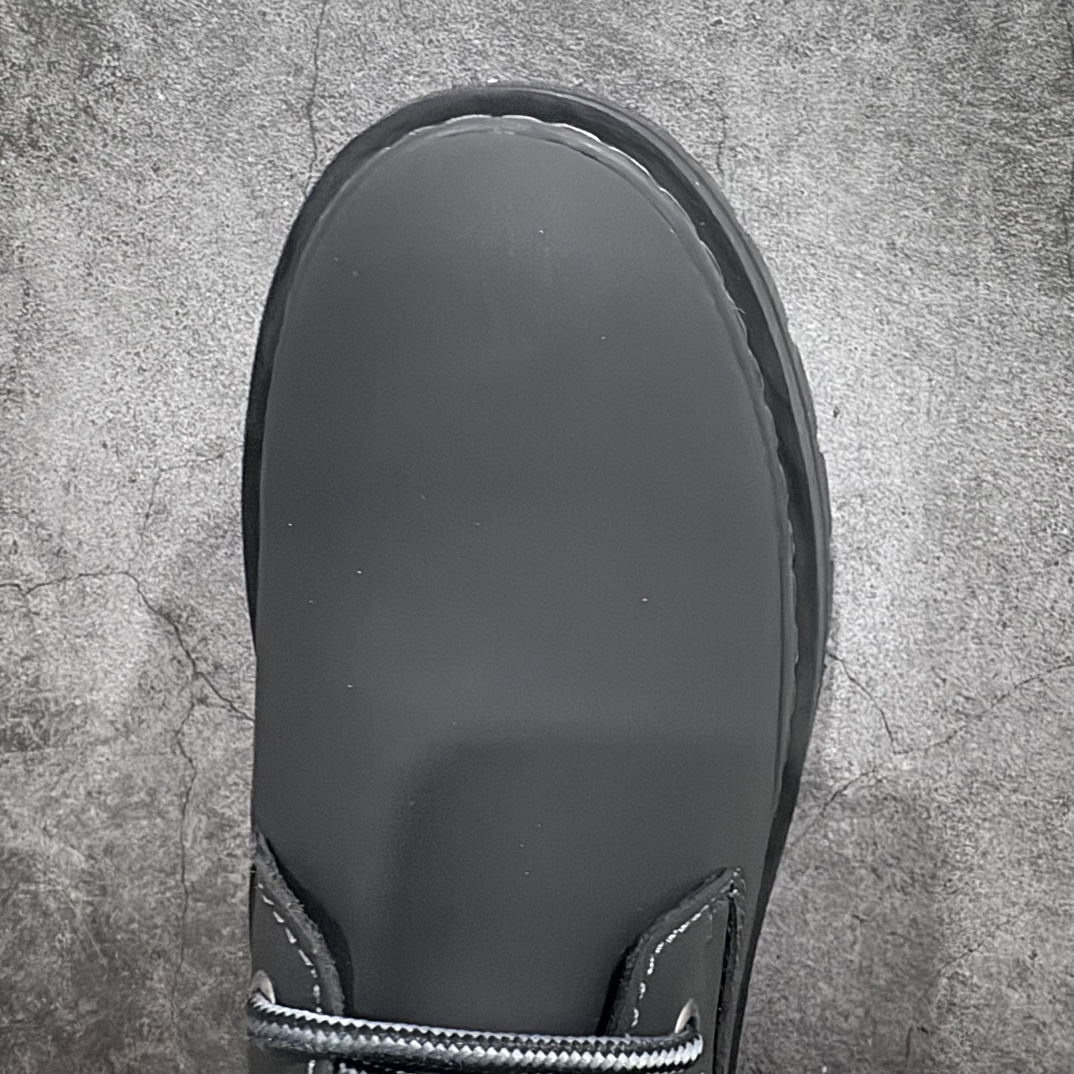 图片[5]-【广东纯原版本】Timberland添柏岚/天伯伦 经典款 23ss新款中帮 经典再造 广东大厂出品 全新工艺升级 秋冬新款 原盒原包装 面料采用意大利🇮🇹进口手抓牛皮 搭配防臭防腐真皮乳胶鞋垫 给您完美的穿着体验 质量考究耐穿 型男必备 专治不帅 高品质脚感一流 全套官网统一包装 今年冬季防寒户外专用 日常随意搭配 货号： TB23063Y 尺码：39 40 41 42 43 44 (皮鞋码)-选品中心