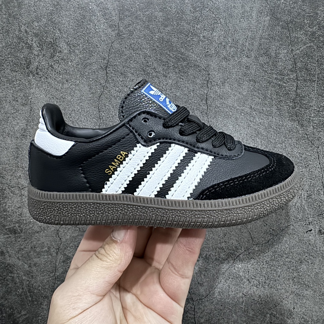 【纯原F版】童鞋版本上线 阿迪达斯/三叶草Adidas Originals Samba OG Kids 桑巴舞系列中大童德训足球风百搭低帮休闲运动板鞋“皮革黑白金焦糖底”B75807 潮爹潮妈追寻的单品🎁 原楦原纸版数据开发 采用环保荔枝纹纤维革组合翻毛皮鞋面材质 内嵌海玻璃环保去臭鞋垫#外置耐磨橡胶大底 带你回味最原始的永远经典, 尺码:26(15cm)27(16cm)28(17cm)29(18cm)30(18.5cm) 31(19cm)32(20cm)33(20.5cm) 34(21.5cm)-选品中心