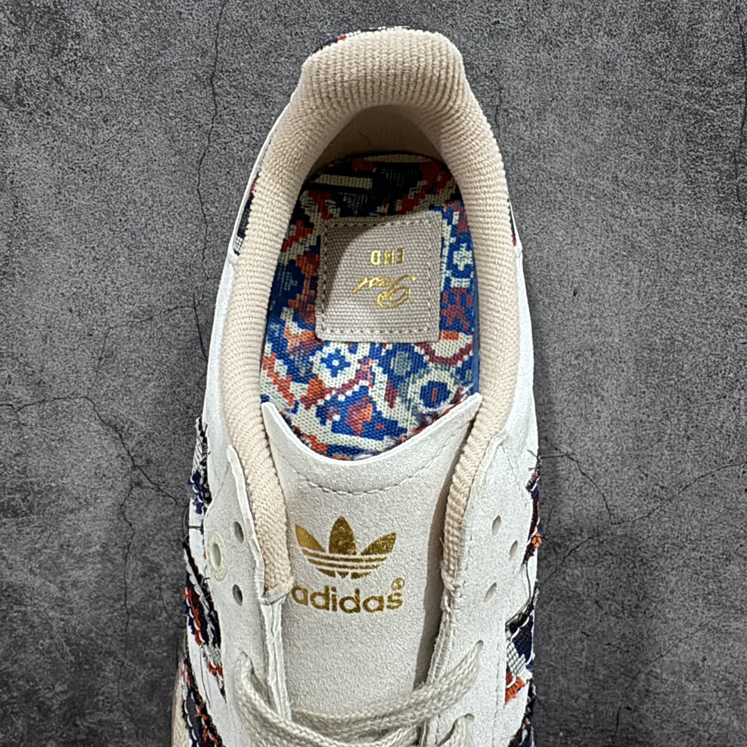 图片[8]-【R版】END. x adidas originals Samba Consortium Cup顾名思义，灵感来自“过去”，这个 END.x adidas Samba 从过去的材料中汲取设计灵感。这款即将推出的运动鞋探索了一些最早的面料成分，展示了传统编织风格，最明显的是磨损的三条纹挂毯。侧面轮廓上通常的镀金Samba品牌也被草书“Past”所取代 三条纹和鞋跟饰有类似挂毯的材质，并饰有磨边，给人一种复古的 DIY 感觉。在其他地方，毛茸茸的绒面革和定制的联名鞋舌贴片为它们带来了高级更新，脚下的同色系胶橡胶鞋底也相得益彰。 货号IE0167 尺码：35 36 36.5 37 38 38.5 39 40 40.5 41 42 42.5 43 44 44.5 45 编码：RB5130-莆田鞋批发中心