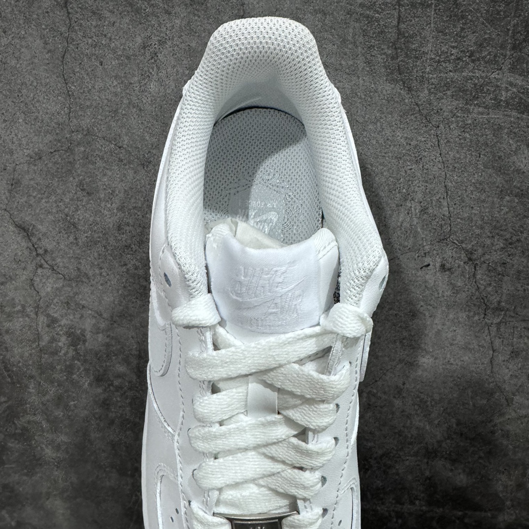 图片[8]-【G版纯原】Fragment design x NK Air Force 1 Low 空军一号藤原浩联名闪电白色 CW2288-001n双方此次再度以全白色 AF1 为蓝本 通过皮质鞋面、经典的闪电符号以及印在中底的 FRGMT 品牌名等联名细节 呈现全新联名鞋作 同步官方全新版本 全新翻盖原盒配件 不规则波浪大底咬花 全鞋电脑针车 工整有序 视觉效果满分 原厂拉帮手法 标准四线 密度针距针孔大小控制到位 原装反口里网布海绵 正确卡色网眼大小 新版鞋撑改用纸团代替 原厂港宝加持完美还原灵魂版型 原盒原配从里到外百分百还原 原厂全头层原厂皮料 原标原盒 内置Sole气垫 中底白色背胶 中底划线 已经无限的接近公司 原厂楦头 原厂刺绣 后跟弧度修正 独家私模最大开发到48.5 SIZE：35.5 36 36.5 37.5 38 38.5 39 40 40.5 41 42 42.5 43 44 44.5 45 46 47.5 48.5-莆田鞋批发中心