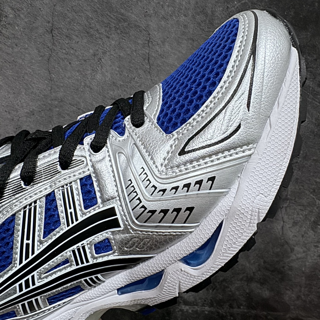 图片[6]-【纯原版】 ASICS GEL-KAYANO 14 亚瑟士系列轻量缓震休闲运动跑步鞋 白蓝银 设计师 Hidenori Yamashita 以「Flash」一词为灵感，创造出未来感金属色鞋面，改造升级内在性能，由内而外全面革新，为 GEL-KAYANO 家族传承及经典跑鞋文化的延续，创下里程碑式作品。ASICS GEL – KAYANO 14 跑鞋重新诠释了复古的跑步形状，并以其 2000 年代后期的美学理念重新铺装，银色与蓝色的鞋面极为高档.网面铺陈与鞋面、鞋头多处细节位增添了透气性。ASICS GEL – KAYANO 14的鞋后跟部中底上以及多密度耐磨鞋底增加了 GEL 缓震胶，提供高抗冲击性、缓冲性、可保护脚部免受地面冲击的影响，穿着舒适性十足「入手同款」 尺码：36 37 37.5 38 39 39.5 40.5 41.5 42 42.5 43.5 44 45-选品中心