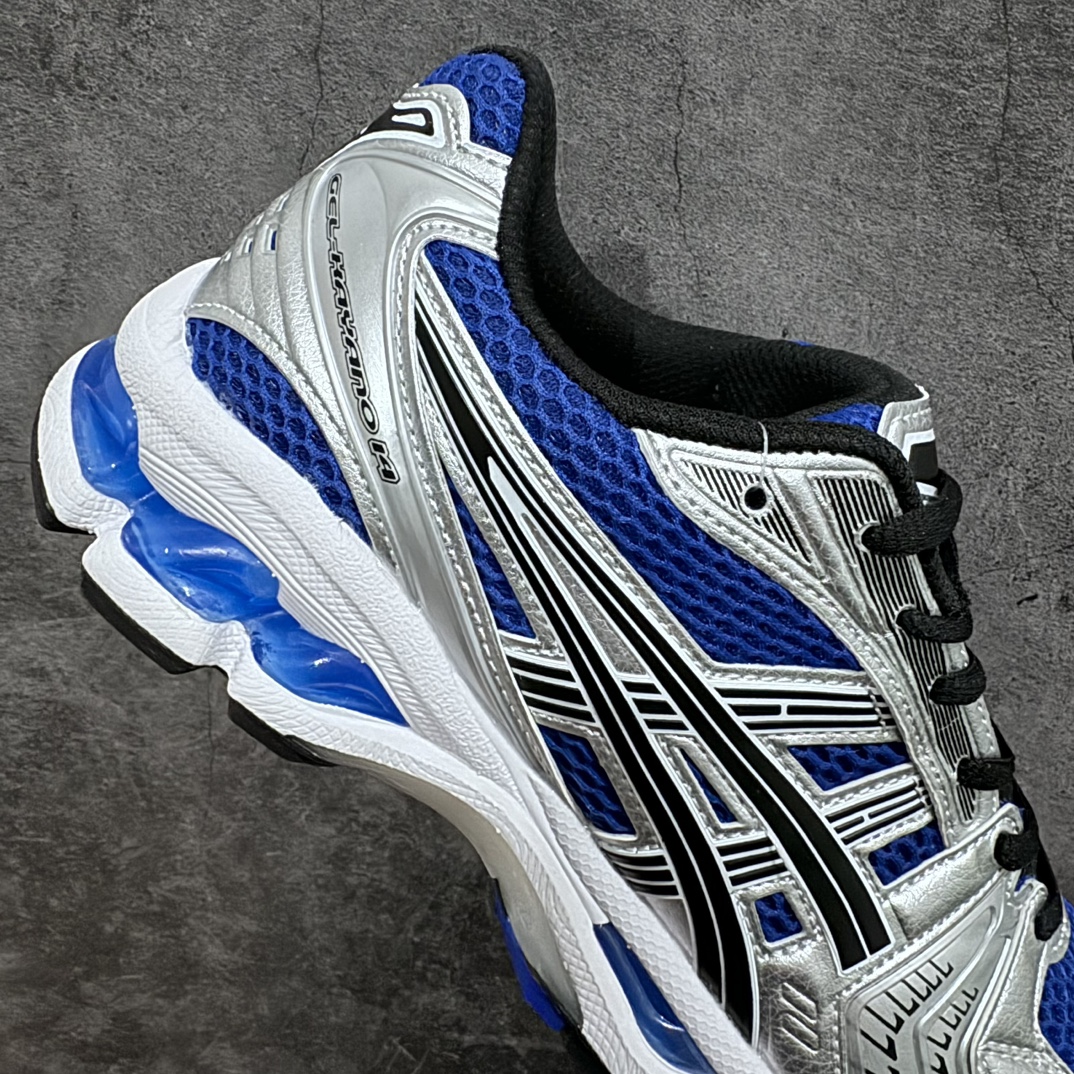 图片[7]-【纯原版】 ASICS GEL-KAYANO 14 亚瑟士系列轻量缓震休闲运动跑步鞋 白蓝银 设计师 Hidenori Yamashita 以「Flash」一词为灵感，创造出未来感金属色鞋面，改造升级内在性能，由内而外全面革新，为 GEL-KAYANO 家族传承及经典跑鞋文化的延续，创下里程碑式作品。ASICS GEL – KAYANO 14 跑鞋重新诠释了复古的跑步形状，并以其 2000 年代后期的美学理念重新铺装，银色与蓝色的鞋面极为高档.网面铺陈与鞋面、鞋头多处细节位增添了透气性。ASICS GEL – KAYANO 14的鞋后跟部中底上以及多密度耐磨鞋底增加了 GEL 缓震胶，提供高抗冲击性、缓冲性、可保护脚部免受地面冲击的影响，穿着舒适性十足「入手同款」 尺码：36 37 37.5 38 39 39.5 40.5 41.5 42 42.5 43.5 44 45-选品中心