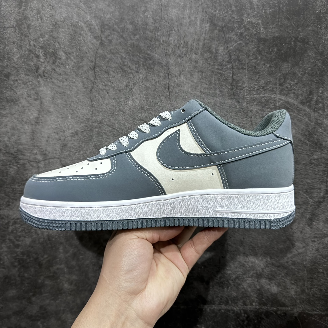 Nike Air Force 1 Low 07 ”Marvel Collaboration - Batman” AQ4134-100