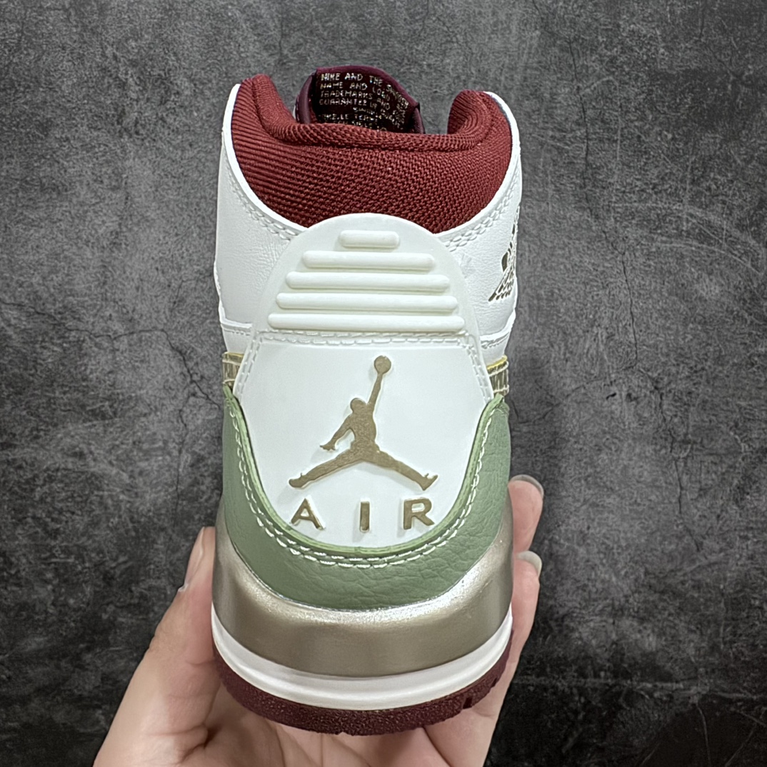 图片[4]-【KZ版本】 Air Jordan Legacy AJ312 三合一魔术贴板鞋 高帮 CNY龙年限定白绿 FZ5047-120n鞋身采用了皮革材质打造 横跨鞋面的魔术贴十分吸睛 侧面的Swoosh Logo的一部分被鞋面遮挡了一部分 颇具玩味 魔术贴上标有NK标识 而鞋舌上是Jordan的经典飞翼Logo 后跟和鞋底均采用了Air Jordan 3 的设计 后跟上同样也使用了经典的爆裂纹图案  尺码：36 36.5 37.5 38 38.5 39 40 40.5 41 42 42.5 43 44 44.5 45 46 47.5 编码：QH270300-鞋库