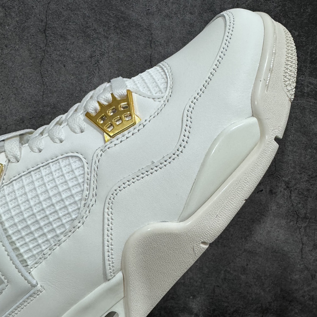 图片[6]-【原厂版本】Air Jordan AJ4 Retro盐白金属扣 AQ9129-170 全套原纸板楦头开发 原厂特供皮料加持 确保原汁原味 完美呈现四代版型 一比一鞋头弧度高度鞋身弧度 数据细节工艺流程均保持原鞋一致 原厂TPU网格鞋带扣 正确内里网布 菱角分明不变形无多余毛边 柔软性质感一致于原鞋 原厂织唛标 原厂飞人电绣工艺 尾指中部跳三针 独家绑鞋带手法 印刷中底布 四线拉帮 米色美纹纸贴合固定 进口港宝加持 后跟自然饱满 全鞋荧光划线卡点 追求极致完美 每一双都是工艺品 多重QC质检 超越公司货的品控标准 实实在在的免检产品  尺码：40 40.5 41 42 42.5 43 44 44.5 45 46 47.5-莆田鞋批发中心