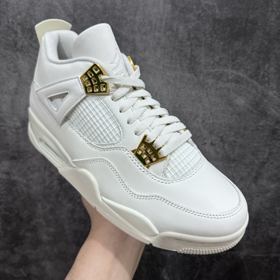 图片[3]-【原厂版本】Air Jordan AJ4 Retro盐白金属扣 AQ9129-170 全套原纸板楦头开发 原厂特供皮料加持 确保原汁原味 完美呈现四代版型 一比一鞋头弧度高度鞋身弧度 数据细节工艺流程均保持原鞋一致 原厂TPU网格鞋带扣 正确内里网布 菱角分明不变形无多余毛边 柔软性质感一致于原鞋 原厂织唛标 原厂飞人电绣工艺 尾指中部跳三针 独家绑鞋带手法 印刷中底布 四线拉帮 米色美纹纸贴合固定 进口港宝加持 后跟自然饱满 全鞋荧光划线卡点 追求极致完美 每一双都是工艺品 多重QC质检 超越公司货的品控标准 实实在在的免检产品  尺码：40 40.5 41 42 42.5 43 44 44.5 45 46 47.5-莆田鞋批发中心