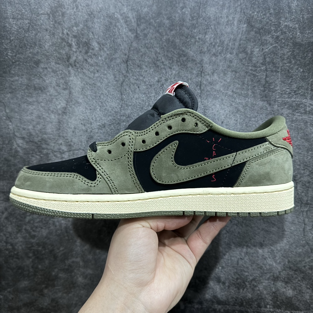 图片[2]-【原厂版本】Travis Scott x Air Jordan AJ1 Low OG SP TS联名军绿倒钩7.0低帮 DM7866-002全系列配色 外贸特供批次 新配色不断更新开发 市场中端王者 全套原纸板楦头开发 确保原汁原味 完美呈现一代版型 一比一鞋头弧度高度鞋身弧度 此版本只针对中端市场 细节品控鞋型随意秒杀市面同价位 鞋型完美 不臃肿别扭 头层皮料加持 用料绝不含糊 进口玻璃冲刀皮料裁剪零毛边 电脑针车工艺 超高鞋面清洁度 最高QC检验标准 控制溢胶瑕疵 原盒原配 飞翼3D高频深度立体 工艺方面大到整体鞋型 漏斗收腰 底线拉帮 LOGO立体程度 小到针眼排布 载片对称 冲孔效果 鞋标规范 鞋垫背胶等等 无一不是口碑收割 每双都是一个回头客SIZE：36 36.5 37.5 38 38.5 39 40 40.5 41 42 42.5 43 44 44.5 45 46 47.5 编码：X10340380-鞋库