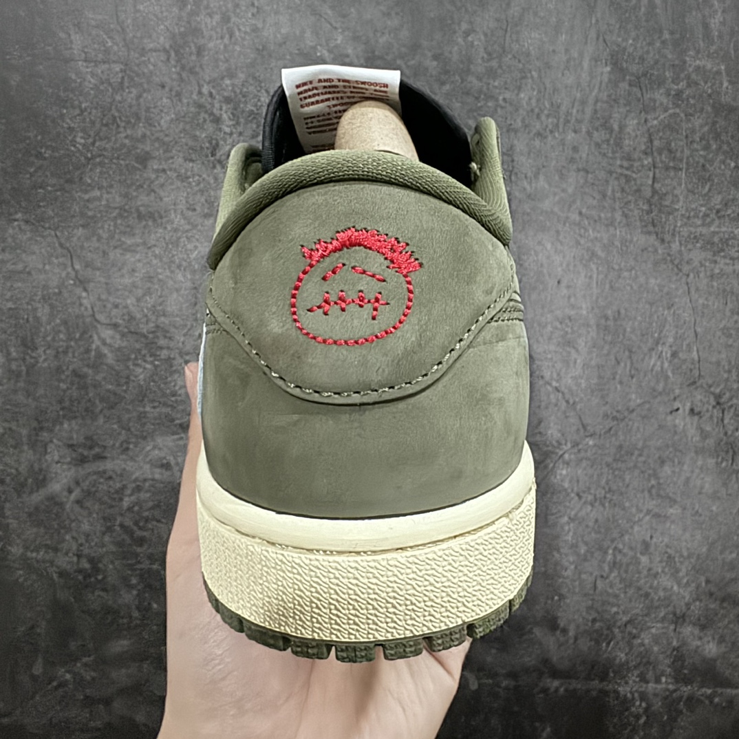 图片[3]-【原厂版本】Travis Scott x Air Jordan AJ1 Low OG SP TS联名军绿倒钩7.0低帮 DM7866-002全系列配色 外贸特供批次 新配色不断更新开发 市场中端王者 全套原纸板楦头开发 确保原汁原味 完美呈现一代版型 一比一鞋头弧度高度鞋身弧度 此版本只针对中端市场 细节品控鞋型随意秒杀市面同价位 鞋型完美 不臃肿别扭 头层皮料加持 用料绝不含糊 进口玻璃冲刀皮料裁剪零毛边 电脑针车工艺 超高鞋面清洁度 最高QC检验标准 控制溢胶瑕疵 原盒原配 飞翼3D高频深度立体 工艺方面大到整体鞋型 漏斗收腰 底线拉帮 LOGO立体程度 小到针眼排布 载片对称 冲孔效果 鞋标规范 鞋垫背胶等等 无一不是口碑收割 每双都是一个回头客SIZE：36 36.5 37.5 38 38.5 39 40 40.5 41 42 42.5 43 44 44.5 45 46 47.5 编码：X10340380-鞋库