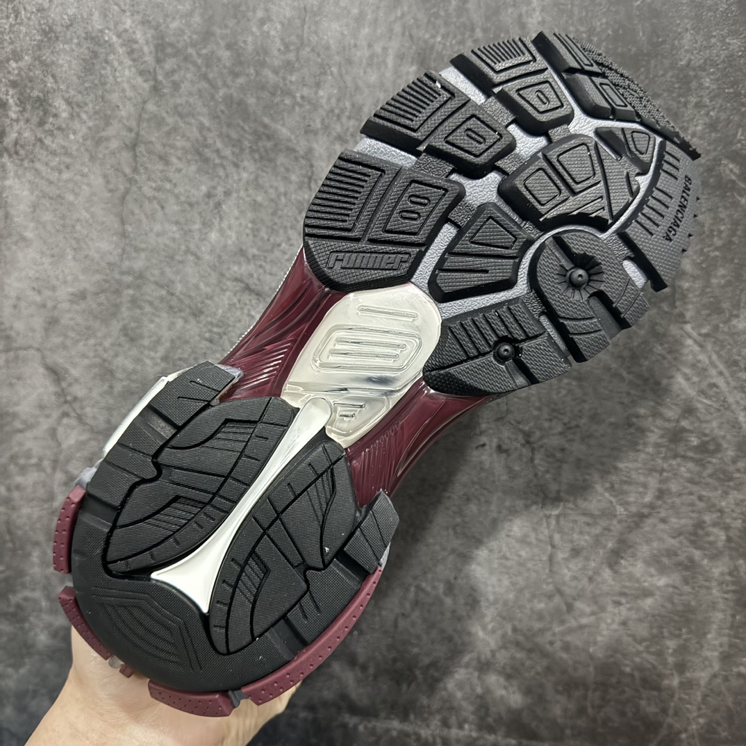 图片[9]-【XA版本】Balenciaga Runer 巴黎世家7代 破坏风 手工做旧款复古老爹鞋 白酒红nn全新版本出货 核心配合工厂优势供应市场最优品质 鞋型细节做旧等都好于市场版本n不但比市场货好 而且比市场货便宜💪🏻n原厂点胶工艺同步原鞋 区别市面所有版本n非市面所有固定TPU，原厂订制胶棒 一切细节高端还原  ，欢迎挑刺💪🏻 尺码：35-46-莆田鞋批发中心