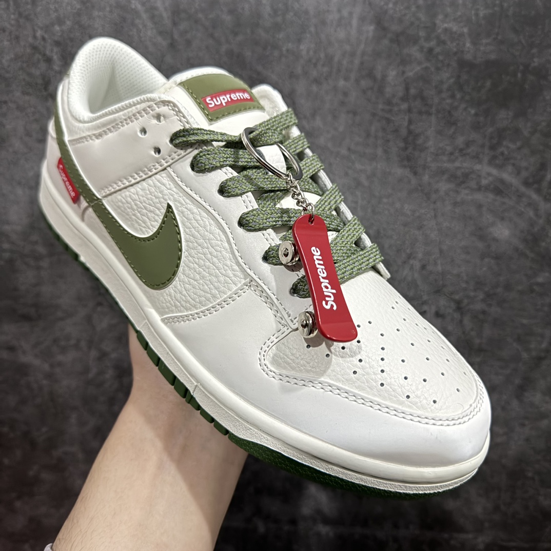 图片[3]-【定制版】Nike SB Dunk Low x Supreme 白军绿n纯原大厂出品 极力推荐👏n原装头层材料 独家版型蒸餾加工n帶來的是更好的视觉和脚感体验n大厂纯原品质出货 清洁度 电绣工艺皮料切割干净无任何毛边 细节完美 官方货号：FC1688 142 尺码：36 36.5 37.5 38 38.5 39 40 40.5 41 42 42.5 43 44 44.5 45  编码：WC5139-莆田鞋批发中心