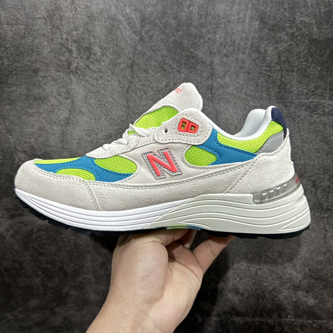 图片[2]-【OK纯原版本】New Balance 新百伦NB992n总统复古慢跑鞋 白蓝 M992DAn正确3M反光细节 原楦原纸版开发 正确6层组合底模精密开发 后跟透明TPU水晶装饰条稳固 沿用了引以为傲的跑鞋手工技艺 采用猪皮绒面并包裹局部透气网面的鞋身设计 菱网鞋舌上刻有New Balance USA 鞋面依旧身着经典的大热之灰 彰显了其高端的品质身份  尺码：36 37 37.5 38 38.5 39 40 40.5 41.5 42 42.5 43 44 45-莆田鞋批发中心