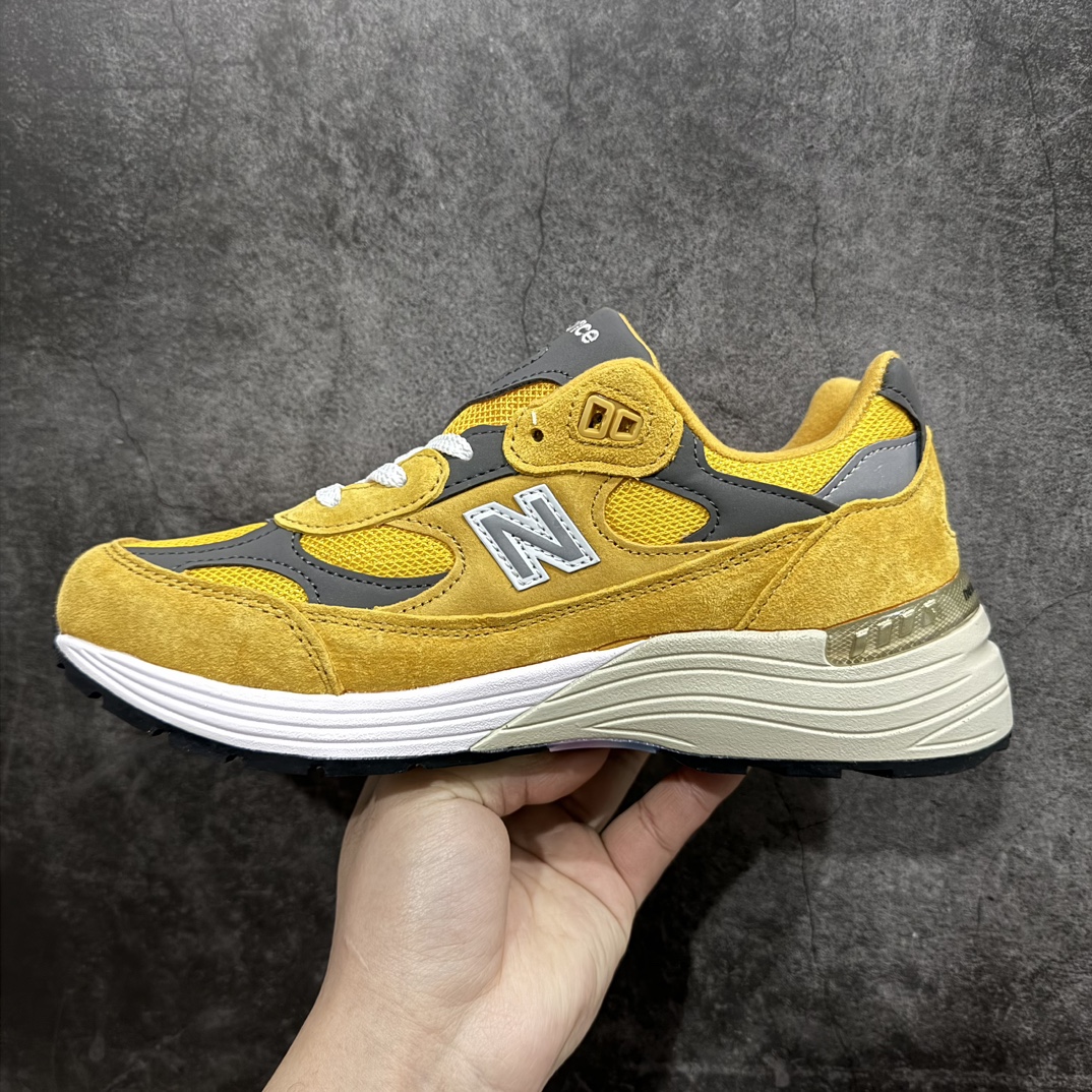 图片[2]-【OK纯原版本】New Balance 新百伦NB992n总统复古慢跑鞋 白黄 M992BBn正确3M反光细节 原楦原纸版开发 正确6层组合底模精密开发 后跟透明TPU水晶装饰条稳固 沿用了引以为傲的跑鞋手工技艺 采用猪皮绒面并包裹局部透气网面的鞋身设计 菱网鞋舌上刻有New Balance USA 鞋面依旧身着经典的大热之灰 彰显了其高端的品质身份  尺码：36 37 37.5 38 38.5 39 40 40.5 41.5 42 42.5 43 44 45-莆田鞋批发中心