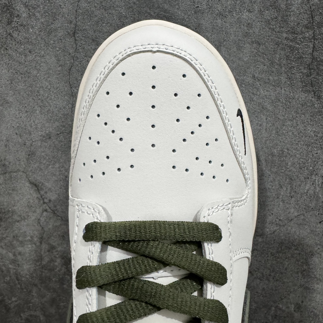 图片[5]-【定制版】Nk SB Dunk Low KAWS联名-白绿勾 周年高端定制 低帮休闲板鞋定制鞋盒 大厂纯原品质出货 超高清洁度 皮料切割干净无任何毛边 细节完美货号：DD1391-121  尺码：36 36.5 37.5 38 38.5 39 40 40.5 41 42 42.5 43 44 44.5 45-莆田鞋批发中心