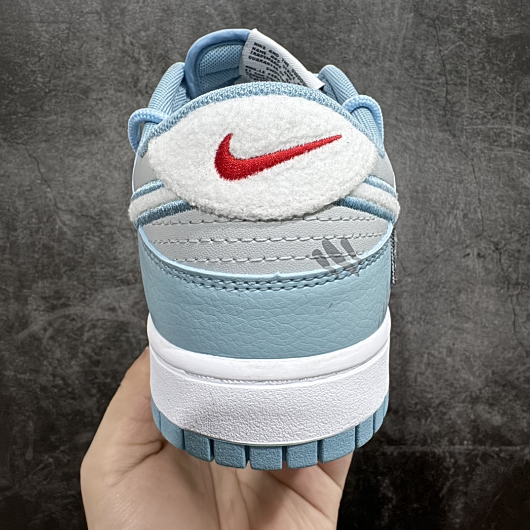DIY定制版NikeDunkLow手绘兔子灰蓝白此款以CNY新年主题解构风格手绘风格二次元免子缝线工艺毛