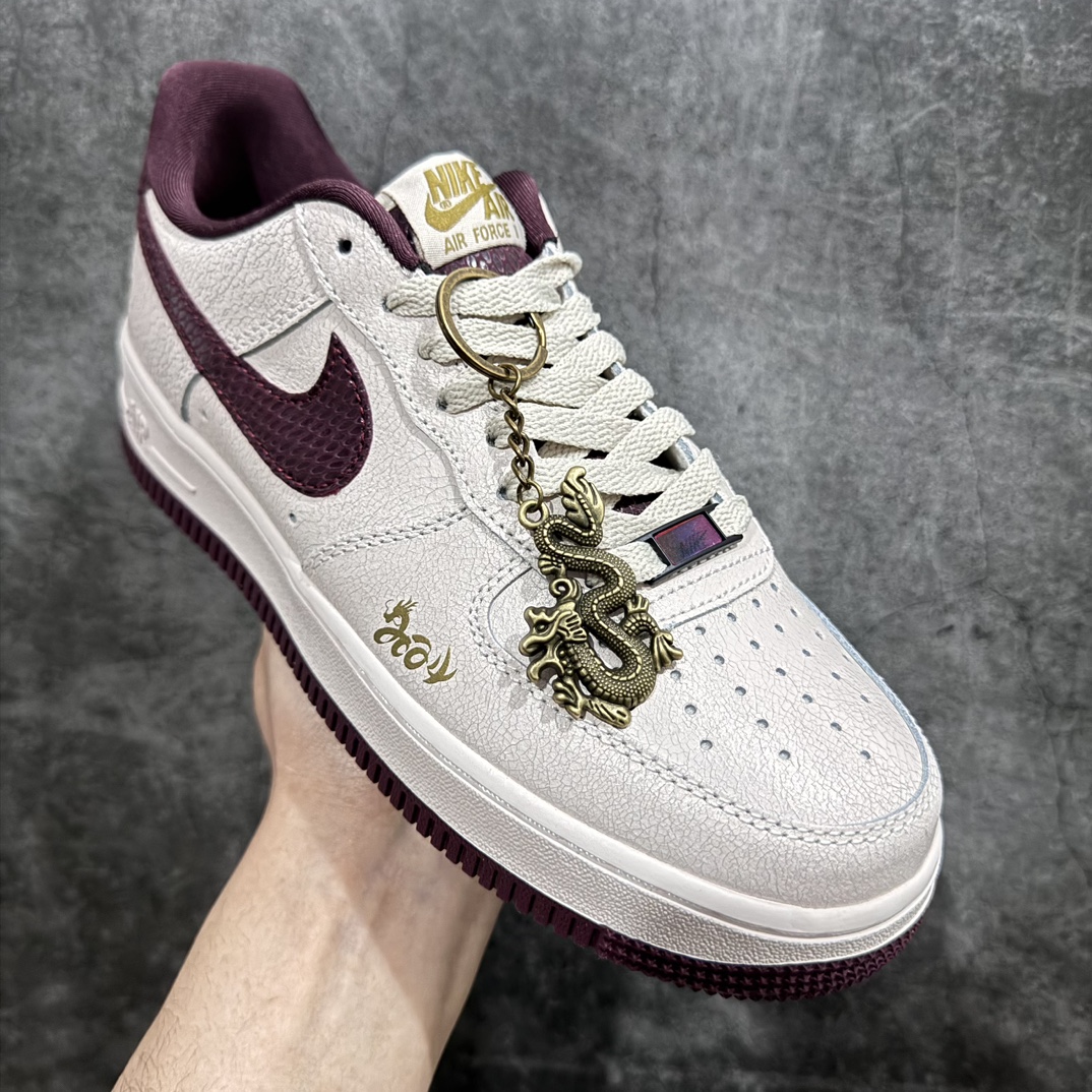 图片[3]-【公司级】Nk Air Force 1\’07 Low \”Red Dragon Scale\” 空军一号低帮定制休闲板鞋 XL2312-888n#国风元素 龍年限定 鞋面用原厂爆裂纹皮料 鳞片logo点缀 龙鳞，龙之鳞甲 古代寓以指皇帝的衮服，龙袍。 新的一年 坚不可摧 尺码：36 36.5 37.5 38 38.5 39 40 40.5 41 42 42.5 43 44 44.5 45-莆田鞋批发中心