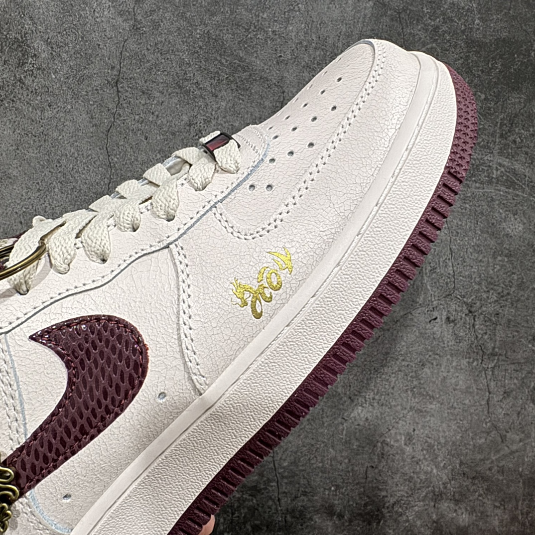 图片[6]-【公司级】Nk Air Force 1\’07 Low \”Red Dragon Scale\” 空军一号低帮定制休闲板鞋 XL2312-888n#国风元素 龍年限定 鞋面用原厂爆裂纹皮料 鳞片logo点缀 龙鳞，龙之鳞甲 古代寓以指皇帝的衮服，龙袍。 新的一年 坚不可摧 尺码：36 36.5 37.5 38 38.5 39 40 40.5 41 42 42.5 43 44 44.5 45-莆田鞋批发中心