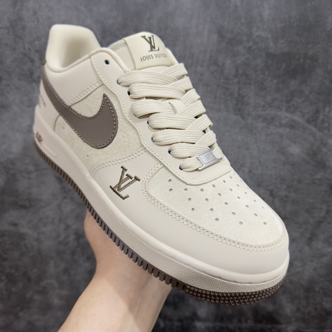 图片[3]-【公司级】Nk Air Force 1\’07 Low LV联名-猪八米棕 空军一号低帮休闲板鞋 XB8228-835n原楦头原纸板 原装鞋盒 定制五金配件 内置全掌气垫 原厂鞋底（附带LV钛合金一百七十周年纪念扣一枚） 尺码：36 36.5 37.5 38 38.5 39 40 40.5 41 42 42.5 43 44 44.5 45-莆田鞋批发中心