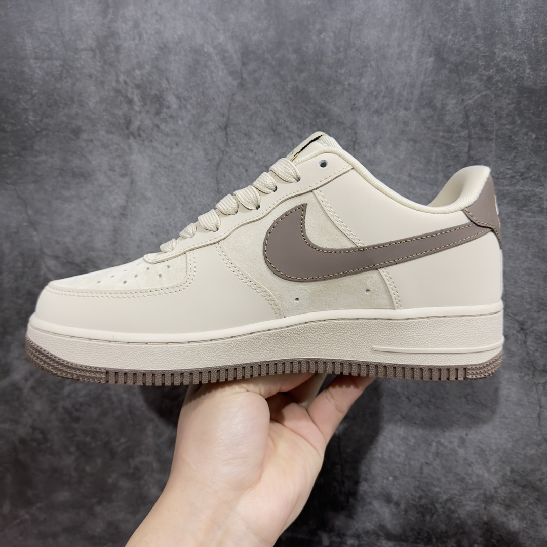 图片[2]-【公司级】Nk Air Force 1\’07 Low LV联名-猪八米棕 空军一号低帮休闲板鞋 XB8228-835n原楦头原纸板 原装鞋盒 定制五金配件 内置全掌气垫 原厂鞋底（附带LV钛合金一百七十周年纪念扣一枚） 尺码：36 36.5 37.5 38 38.5 39 40 40.5 41 42 42.5 43 44 44.5 45-莆田鞋批发中心