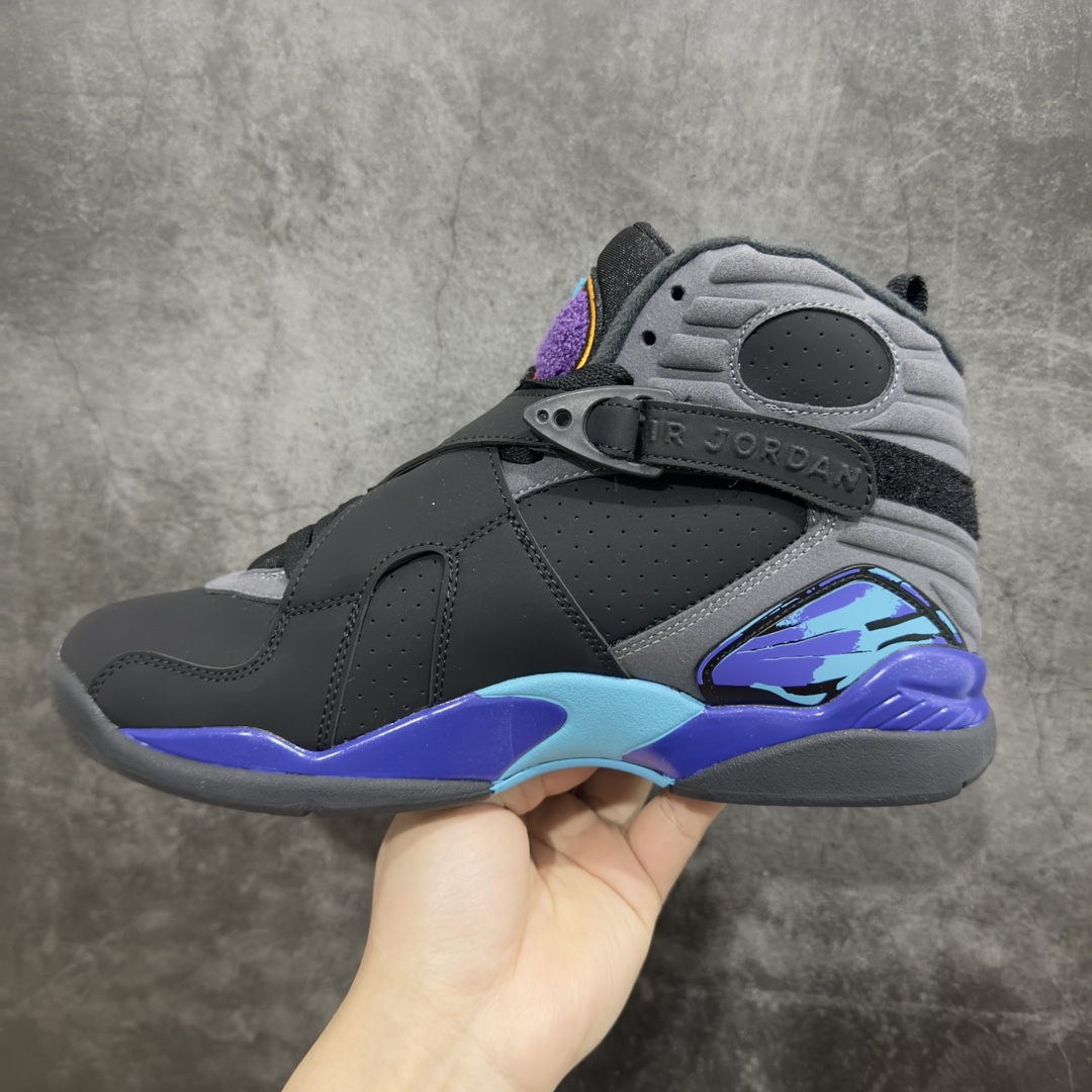 图片[2]-【外贸版本】Air Jordan 8 \”Aqua\” AJ8 乔8水鬼配色 篮球鞋 305381-025n#水鬼配色的此番亮相以忠于元年的黑色牛巴革呈现，沉稳和厚实的氛围之下，中底和鞋舌精妙的多彩点缀带来十足的抢眼亮点，张弛有度的魅力呈现，不容错过的经典回归！ 尺码：40 40.5 41.5 42 42.5 43 44 44.5 45 46 47.5 48.5-莆田鞋批发中心