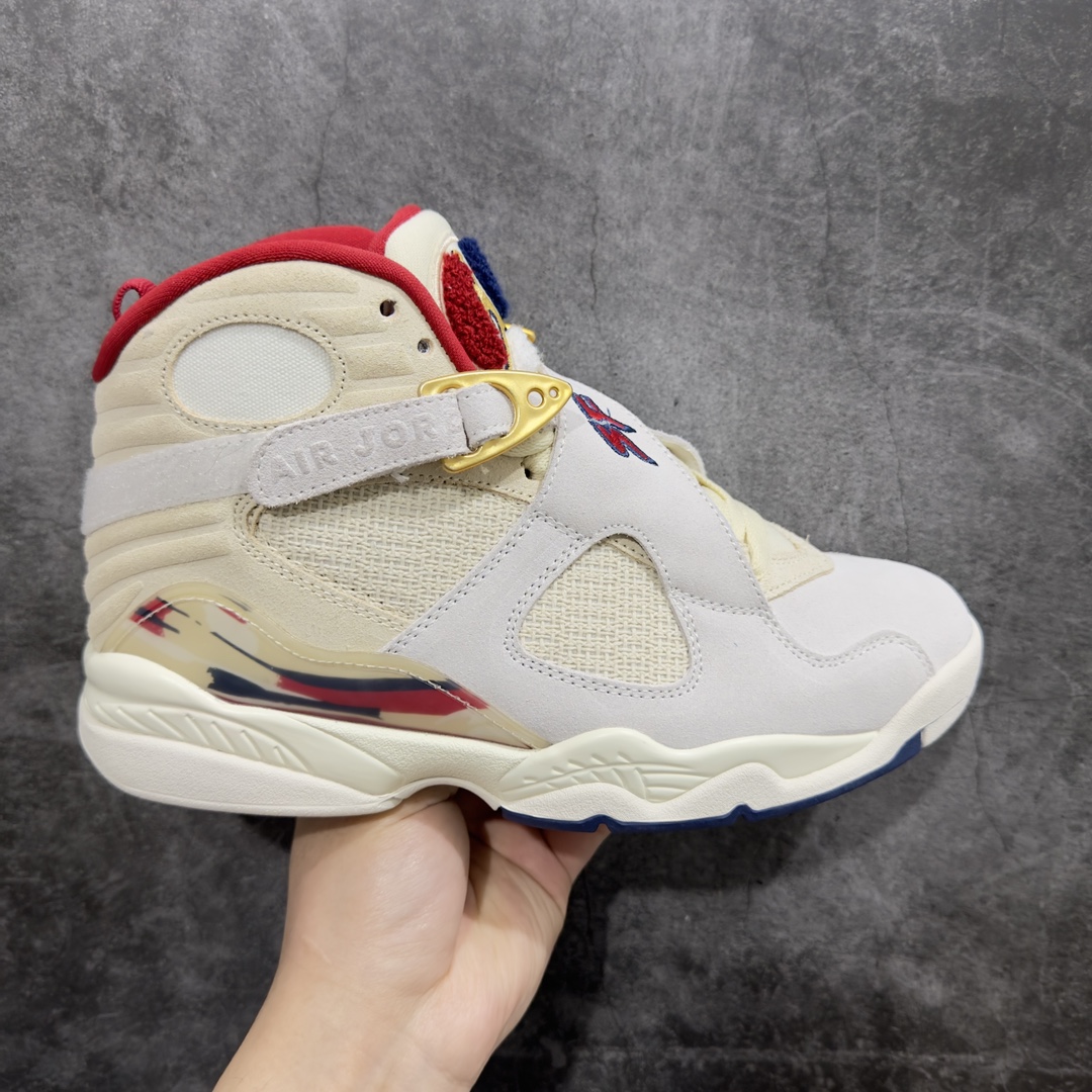 【外贸版本】SoleFly x Air Jordan 8 \”Mi Casa Es Su Casa\” 高帮 联名白色 AJ8 乔丹8代 aj8 乔8 高邦 联名白色 乔丹篮球鞋系列 整双鞋采用浅色系设计，以大面积的米色加上彩色纹路点缀，n鞋身米色麂皮材质加上透气网格打造而成，视觉效果相当经典；米色魔术十字绑带处点缀醒目的数字23和SF字样并以红色刺绣呈现，鞋带扣采用金色点缀，鞋舌毛巾质感Jumpmanx Logo以红白黑装扮，也是属于Air Jordan 8特有元素；外底Jumpman Logo则以黄色示人，进一步提升吸睛属性；忠于原版的红色设计，后跟涂鸦图案、彩色涂鸦内衬，丰富鞋款且还原元年造型。最后外底选用米色中底和彩绘拼色外底完成整体设计。 货号：FJ2850-107 尺码：40 40.5 41 42 42.5 43 44 45.5 45 46 47.5-莆田鞋批发中心