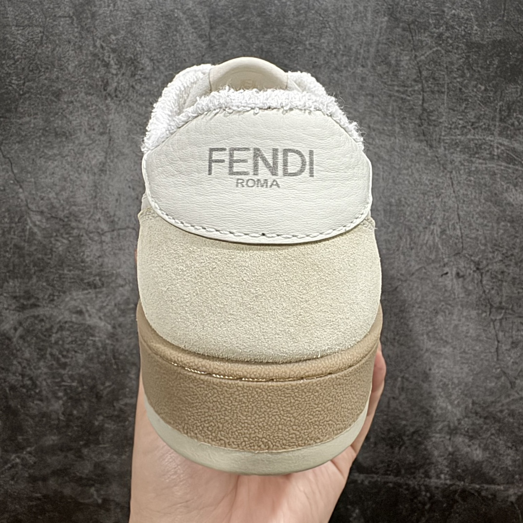 图片[4]-【海淘代购版】FENDI 芬迪 Match sneaters低帮运动鞋独家定制 全身20几个细节点全部做到一致还原 吊打市面所有版本 独家原装套装配件官方同源 渠道原装订单 全套专柜包装物及配件#鞋底嵌入核心防伪芯片感应装置 FENDI芬迪match最新爆款情侣款运动鞋板鞋原版购入 高工艺无缝细空胶技术 贴楦误差0.05mm,鞋底采用固特异内外锁死工艺 最大限度弯折永不开胶 原鞋一致效果环保无味 鞋面采用麂皮和皮革拼接组合 logo内里采用毛巾绒里 上脚超级柔软 轻便 舒适搭配卫衣  尺码：39 40 41 42 43 44 45 编码：KH480510-鞋库