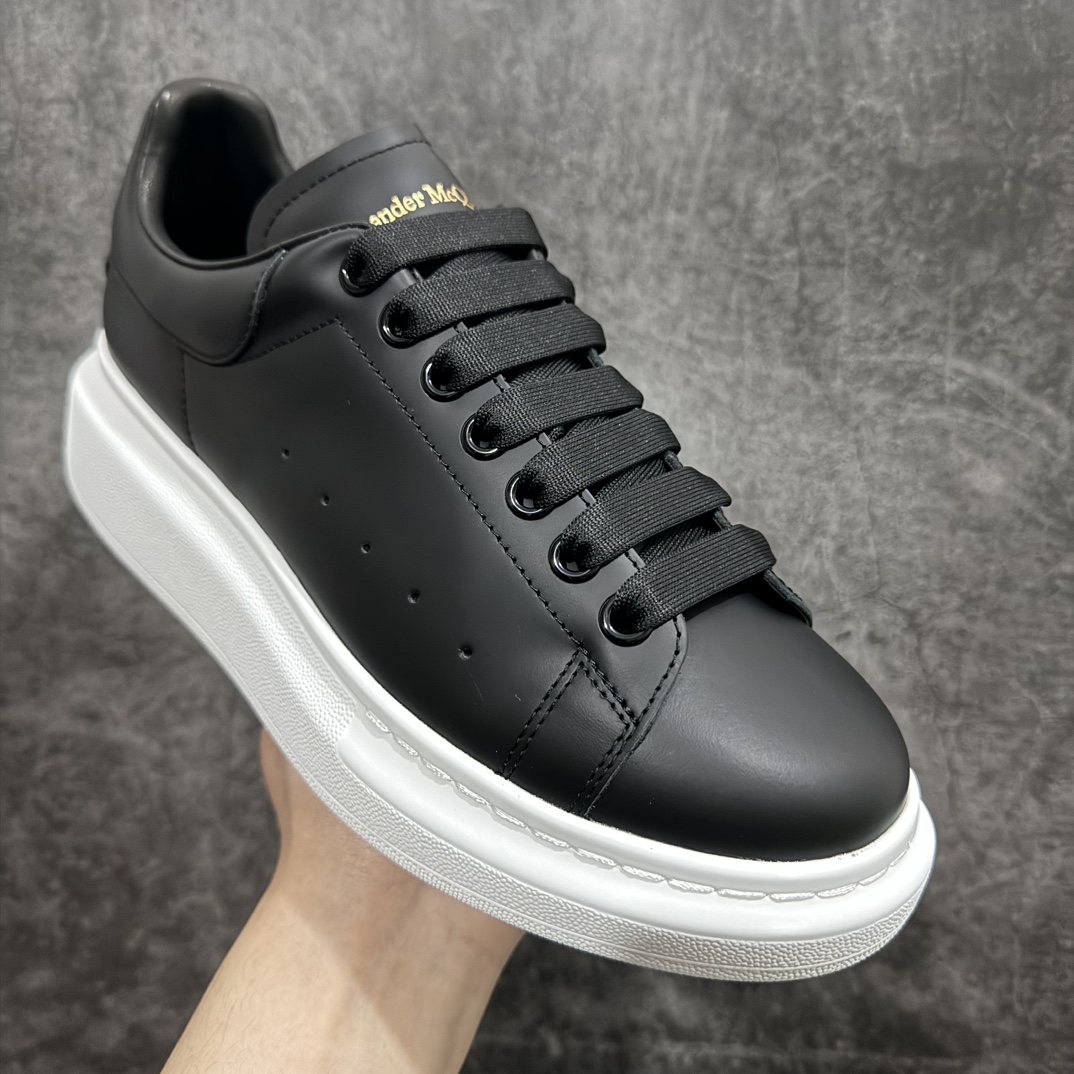 400 意大利高奢品牌-亚历山大·麦昆Alexander McQueen Oversized Sneakers 低帮时装厚底休闲运动小白板鞋