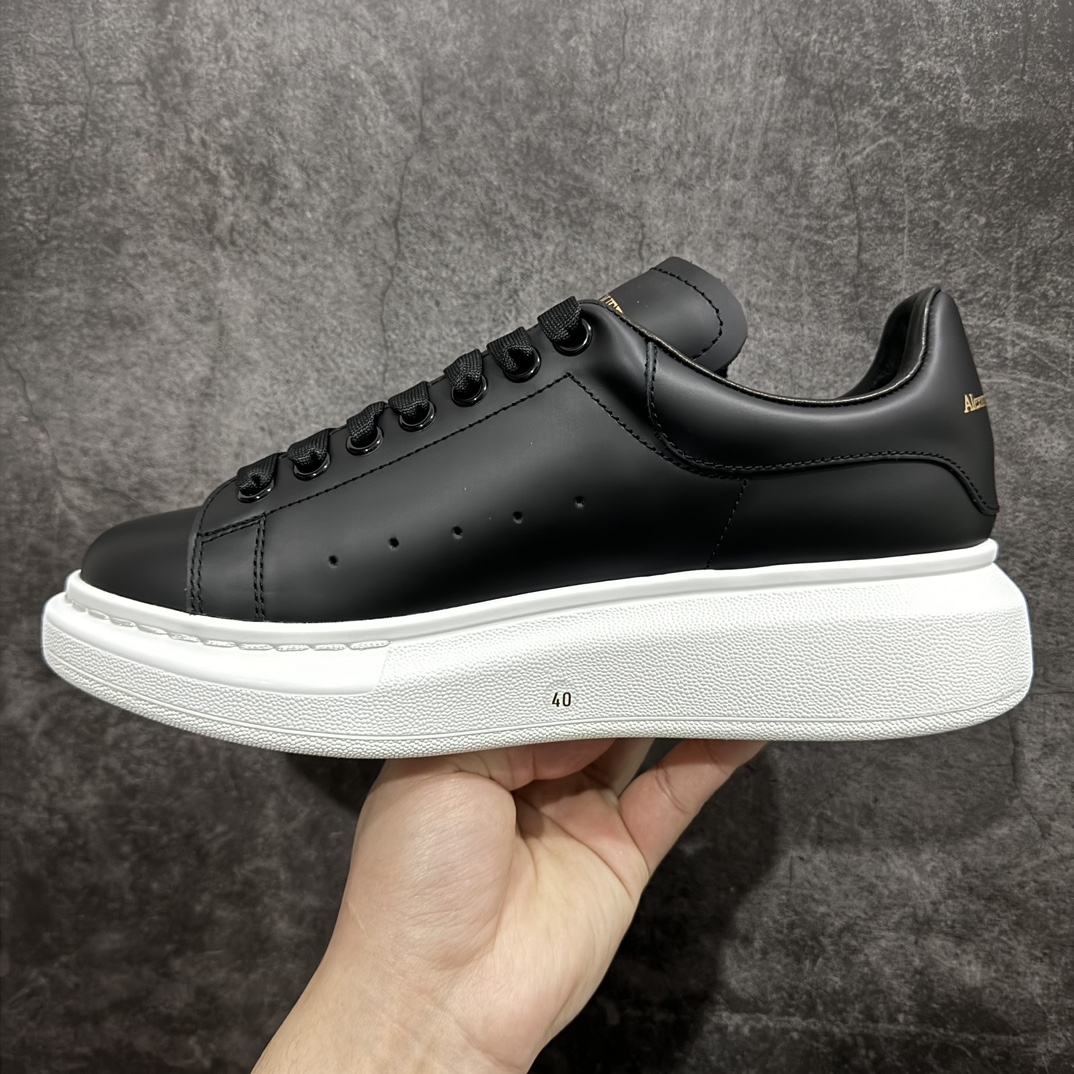 400 意大利高奢品牌-亚历山大·麦昆Alexander McQueen Oversized Sneakers 低帮时装厚底休闲运动小白板鞋