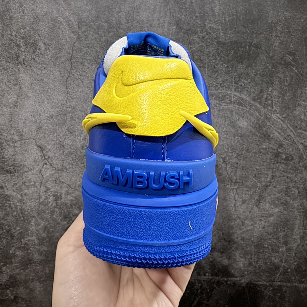 图片[4]-【DT纯原版】AMBUSH x NK Air Force 1 Low 空军一号低帮运动板鞋 联名大钩蓝黄色 DV3464-400nn目前市场最好版本 清洁度比市场货高太多n皮料升级与原版一致 鞋型版型各方面无可挑剔💪🏻n 全套原原楦纸版 原厂Prime Asia贝利进口皮料加持 越南原大装底数据 私模大底最大开发至47.5 左右脚Logo不同 注意区分 全鞋电脑针车 工整有序 视觉效果满分 新版鞋撑改用纸团代替 原厂港宝加持完美还原灵魂版型 原盒原配从里到外百分百还原 所有细节均可匹配公司原版 发外贸可100%充正SIZE：36 36.5 37.5 38 38.5 39 40 40.5 41 42 42.5 43 44 44.5 45 46 47.5 编码：DT400430-莆田鞋批发中心