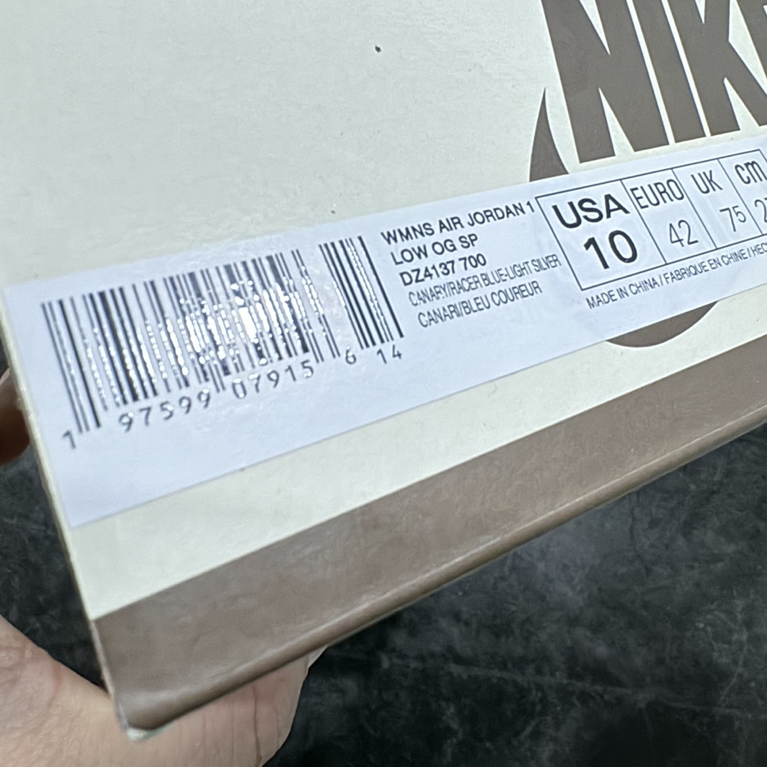 TravisScottxAirJordanAJ1LowOGSPTS联名倒钩7.0低帮黄蓝色DZ4137-