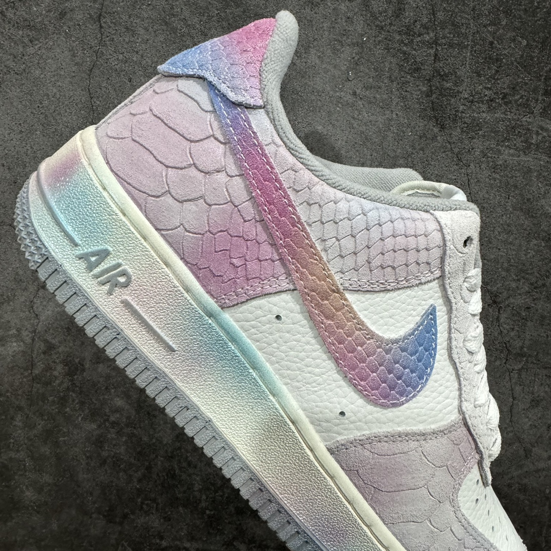 图片[7]-【公司级】Nk Air Force 1\’07 Low 龙年限定 七彩配色 空军一号低帮休闲运动板鞋 DX2678-100n鞋身以龙年主题为主，材质方面则以荔枝皮搭配特殊的龙纹皮革拼接设计，质感十分奢华！。 尺码：36 36.5 37.5 38 38.5 39 40 40.5 41 42 42.5 43 44 44.5 45  编码：LF290300-鞋库