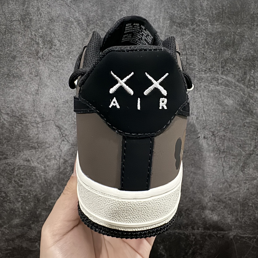 图片[4]-【公司级】Nike Air Force 1 Low 07 x KAWS XX涂鸦绑带 白黑棕n原楦头原纸板 打造纯正低帮空军版型 专注外贸渠道 全掌内置蜂窝气垫原盒配件 原厂中底钢印、拉帮完美官方货号：KS6869 888 Size：36 36.5 37.5 38 38.5 39 40 40.5 41 42 42.5 43 44 44.5 45 编码：HXS310320-鞋库