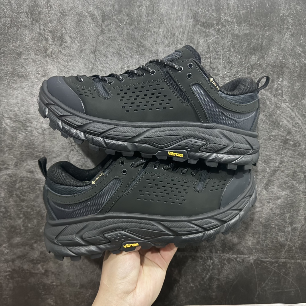 图片[8]-【公司级】Bodega x HOKA ONE ONE Tor Ultra Low Gore-Tex 托亚系列增强版低帮厚底轻量坦克户外登山运动鞋“联名麦黄绿黑”1145771/NBYL HOKA ONE ONE 在去年异军突起，成为街头时尚圈中的新宠儿，品牌与时尚品牌 Engineered Garments 合作打造的联名 Tor Ultra Low 鞋款，更是设计与话题兼备的重磅之作，而本月 Hoka One One 又为这双超人气之作释出深蓝色、军绿色与黑色三款普通版配色。设计上依旧采用了具备透气性能的 eVent 物料制做鞋身，更搭配 Vibram 大底保留户外血脉，即使少了 Engineered Garments 的联名加持依旧十分出彩。尺码：40 40.5 41 42 42.5 43 44 45 编码：LDS320340-鞋库