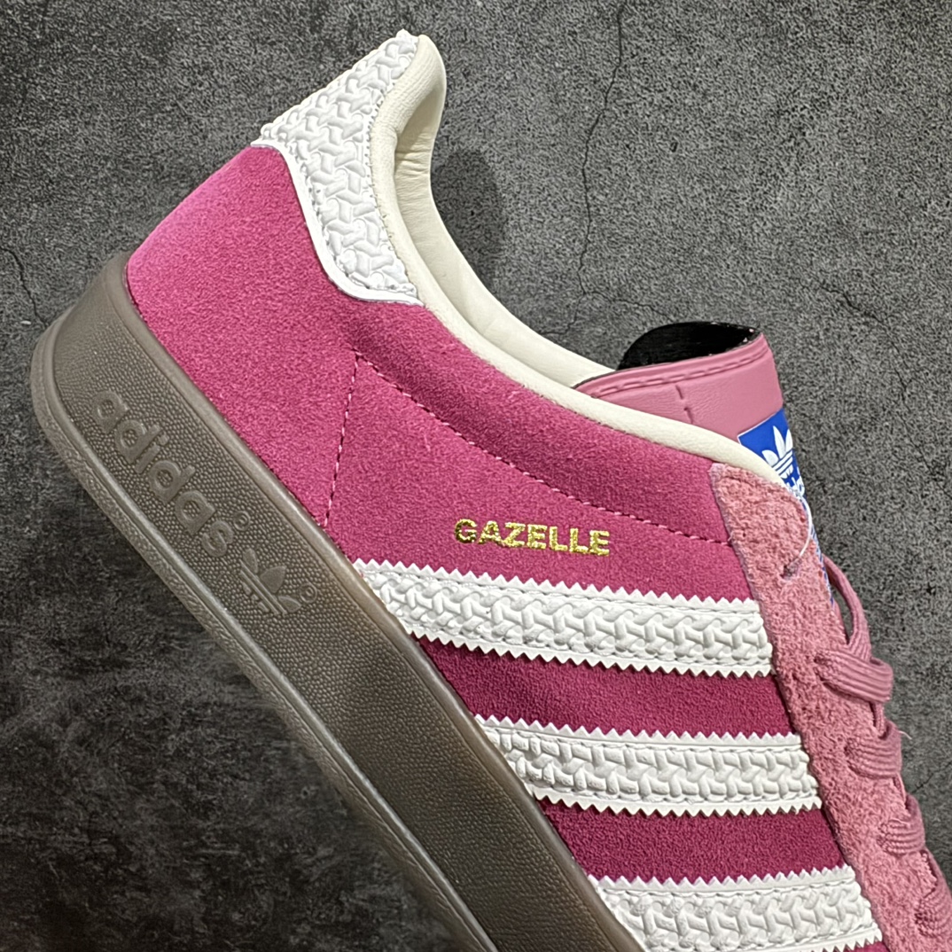 图片[7]-【纯原H版】Adidas Originals Gazelle Indoor  防滑低帮T头德训鞋 GZ复古系列 白粉红 草莓熊 IF1809n最强版出货💪🏻正确猪八材料 毛绒感质感都特别强 非普通版本n市场最高版本完美还原zp细节，注意区别市场任何版本，完全不是一路货色‼️n全鞋原材料打造，无任何色差，正确鞋型，后跟港宝材料定型，正确微透生胶大底，反口内里头层细腻小牛皮，纸板中底 鞋垫背胶，侧面正确烫金压印字母，所有细节完美还原‼️ 尺码：35 36 36.5 37 38 38.5 39 40 40.5 41 42 42.5 43 44 44.5 45 编码：H11250270-鞋库