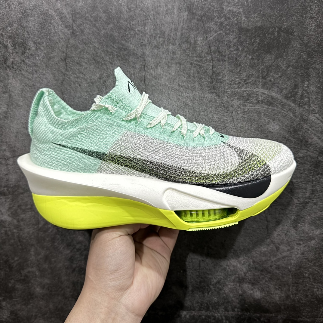 【纯原版】NK Air Zoom Alphafly NEXT% 3 2024全新马拉松超级跑鞋 DV9422-300nn有史以来最轻盈、测试次数最多的NK Alphafly 经过精英马拉松运动员的测试验证 并搭载Air Zoom气垫 旨在助力跑者实现突破 取得更佳的成绩 在开发过程中 Alphafly 3帮助耐克运动员凯尔文·基普图姆（Kelvin Kiptum）以2:00:35的成绩刷新了马拉松世界纪录 Alphafly的动力设计没有改变——Air Zoom气垫单元、Flyplate碳纤维板和ZoomX泡绵 但是整体系统的制作方法略有调整 优化和提升了对运动员的帮助 主要更新包括一体式鞋底 提供顺畅稳定的“后跟到脚趾”过渡；更宽的全长Flyplate碳纤维板提供稳定助推力 全新Fast Shot外底保证出色牵引力和抓地力 全新Atomknit 3.0鞋面提供更强的控制力、透气性和中足支撑力  尺码：36 36.5 37.5 38 38.5 39 40 40.5 41 42 42.5 43 44 44.5 45 46 编码：HH340360-鞋库