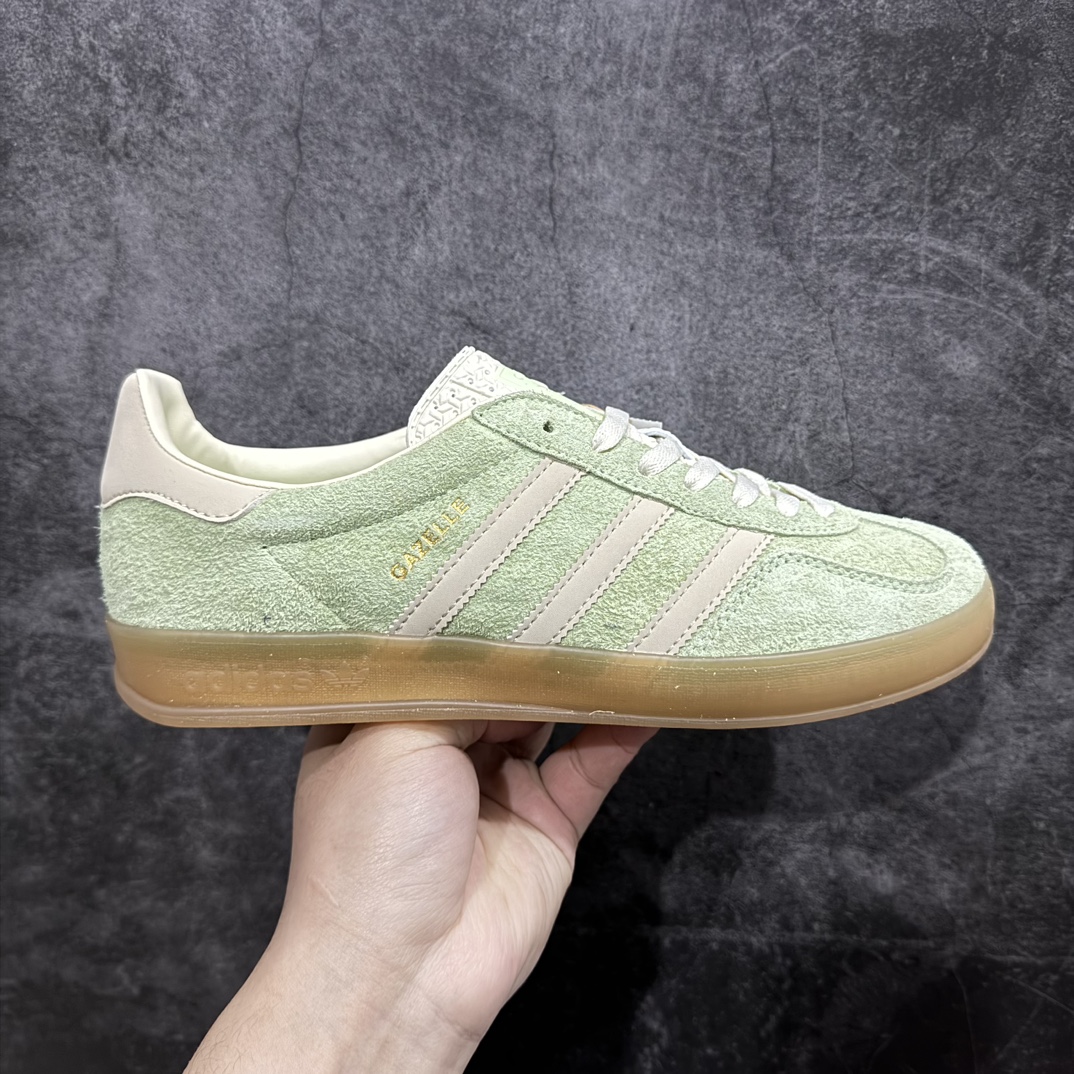 【正确版】AD Oiginals Gazelle 淡绿色 市场独家出货 IE2948n正确猪八材料 毛绒感质感都特别强 非普通版本n市场高版本 完美还原zp细节，注意区别市场版本n全鞋原材料打造，无任何色差，正确鞋型，后跟港宝材料定型，正确微透生胶大底，反口内里头层细腻小牛皮，纸板中底 鞋垫背胶，侧面正确烫金压印字母，所有细节完美还原‼️ 尺码：35 36 36.5 37 38 38.5 39 40 40.5 41 42 42.5 43 44 44.5 45 编码：H11230270-莆田鞋批发中心