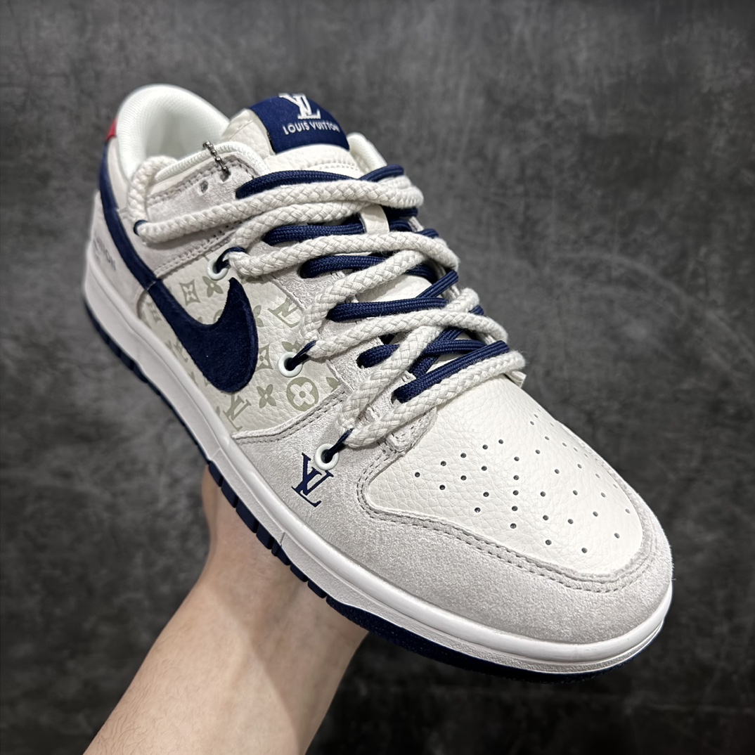 图片[3]-【定制版】Nike SB Dunk Low x Louis Vuitton 绑带白蓝红n纯原大厂出品 极力推荐👏n原装头层材料 独家版型蒸餾加工n帶來的是更好的视觉和脚感体验n大厂纯原品质出货 清洁度 电绣工艺皮料切割干净无任何毛边 细节完美 官方货号：FC1688 186 尺码：36 36.5 37.5 38 38.5 39 40 40.5 41 42 42.5 43 44 44.5 45 编码：HXS340360-莆田鞋批发中心