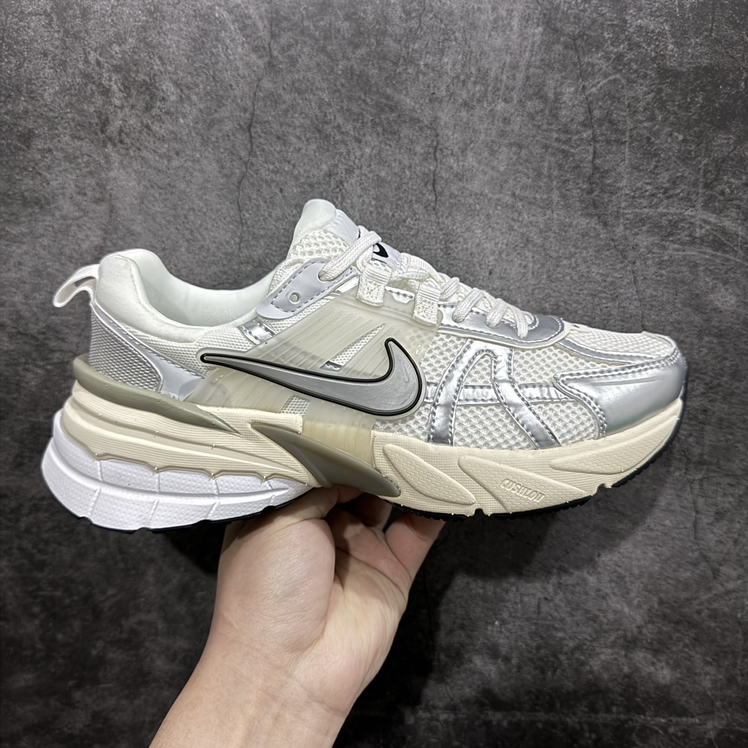 200  【正确组合底版】NK V2k Runtekk ”Summit White Metallic Silver''复古老爹鞋跑步鞋灰白 FD0736-103