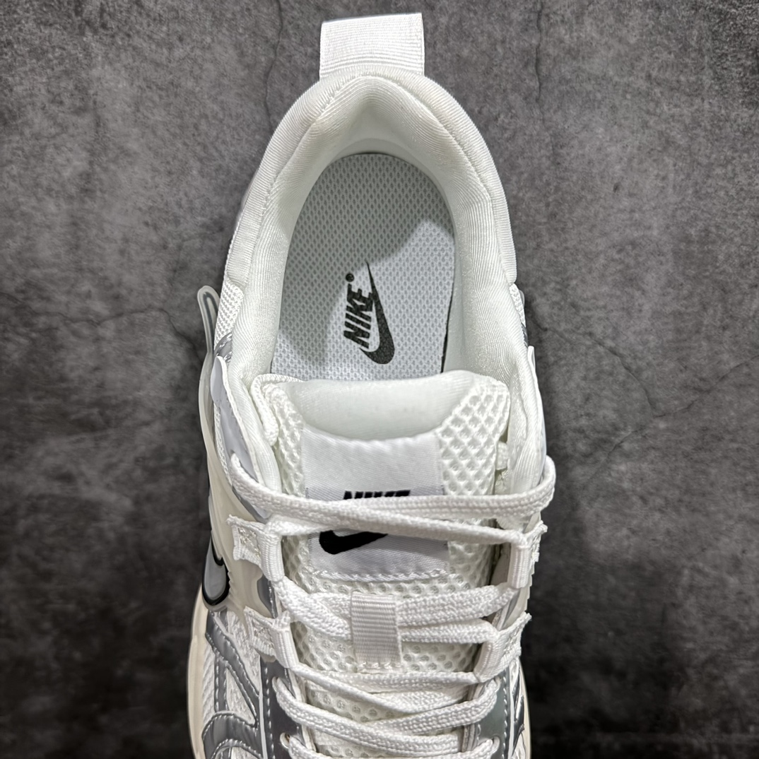 200  【正确组合底版】NK V2k Runtekk ”Summit White Metallic Silver''复古老爹鞋跑步鞋灰白 FD0736-103